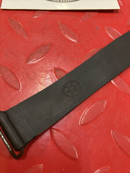 Yamaha XV500 1983 Virago 500 battery rubber band strap