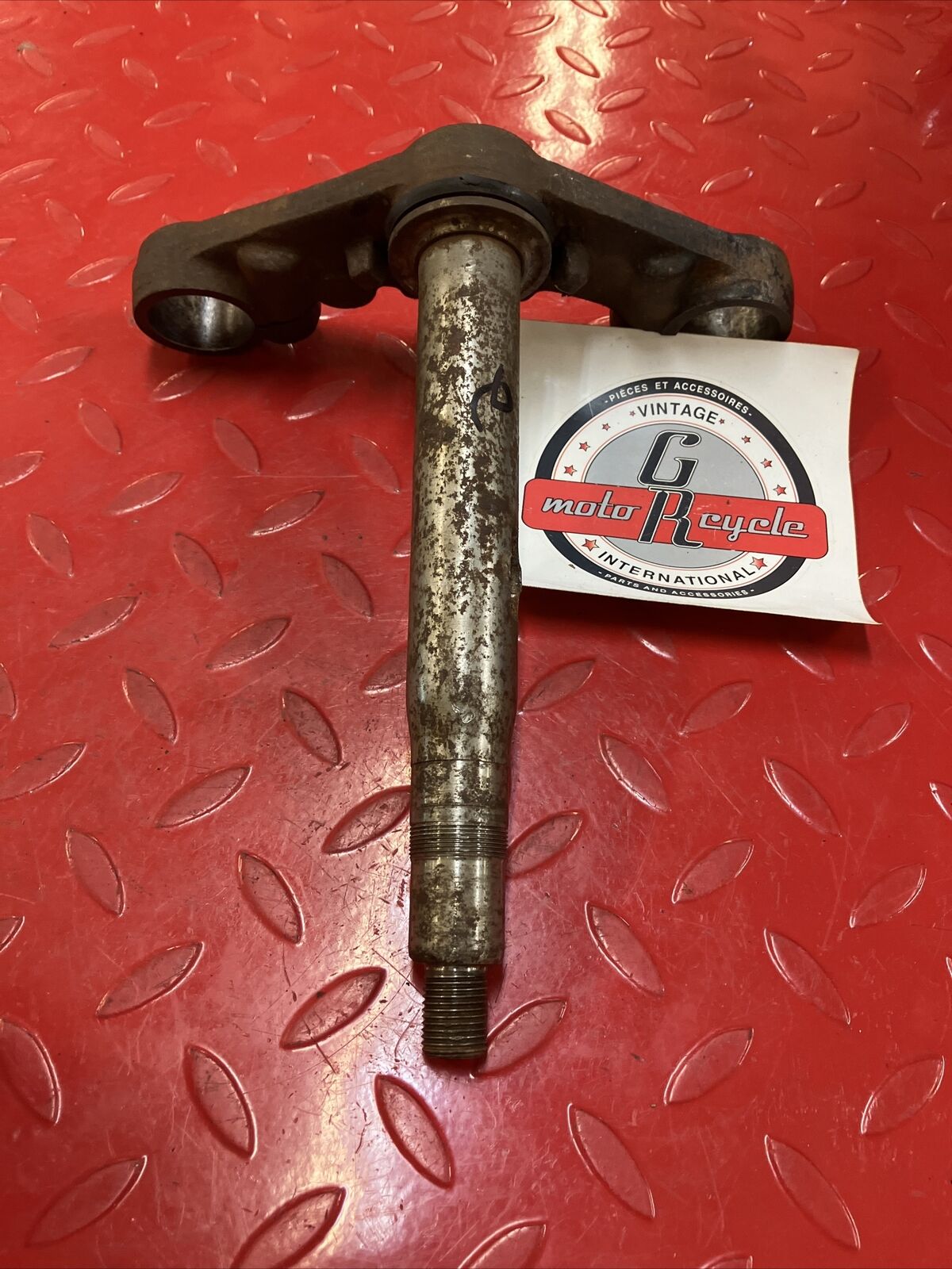 Yamaha RD400 1977 steering stem triple tree clamp under bracket 1976 1978