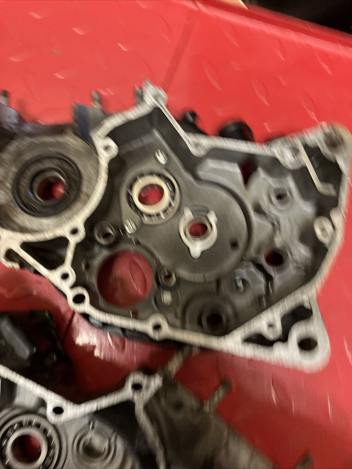 Suzuki DS100 1980 Crankcase set left right