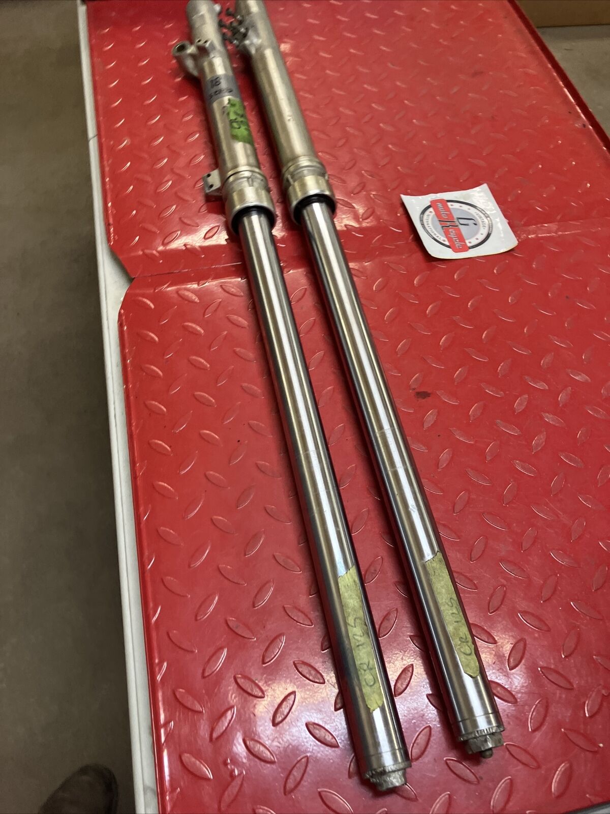 Honda CR125R 1981 left right front forks