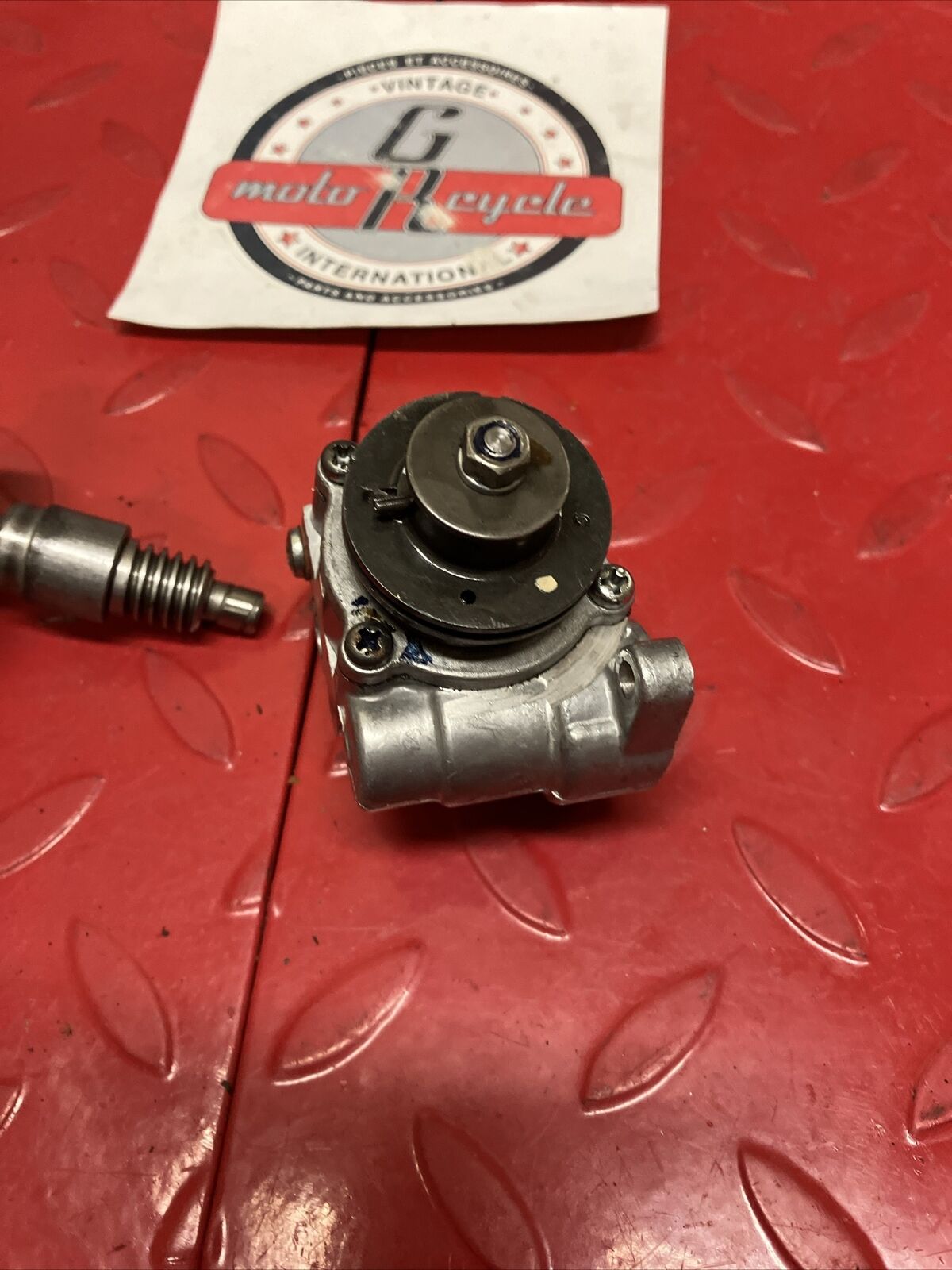 Yamaha HT1 MX 1971 oil pump assy with worm shaft and drive gear LT2