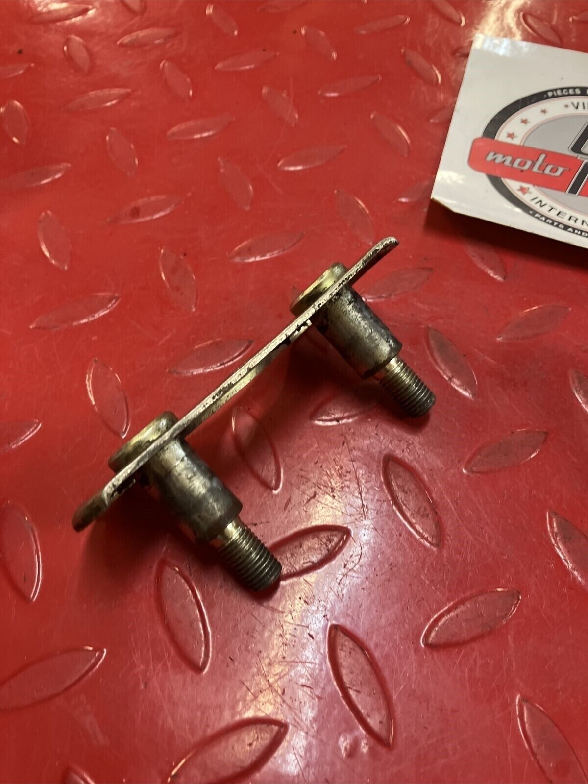 Yamaha RD400 1977 footrest footpeg bar bolt bracket holder 1976