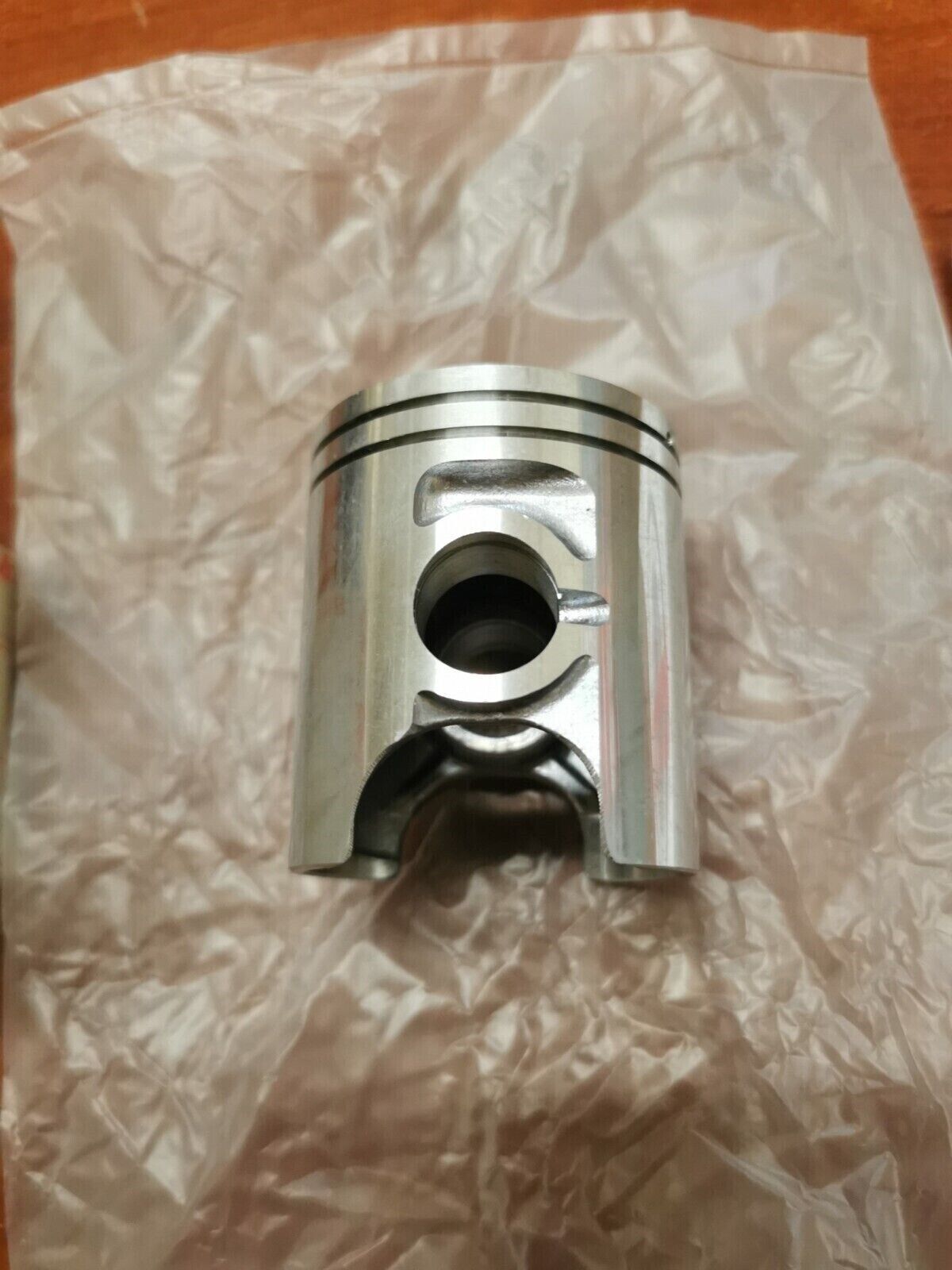 NOS SUZUKI 1977 - 1978 RM100 PISTON OS 0.25 12110-41610-025 S31