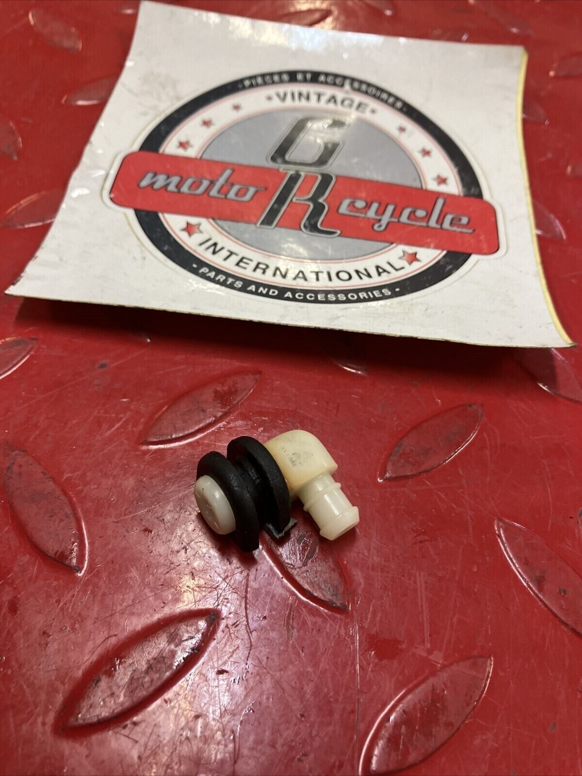 Kawasaki KDX200 1987 crankcase breather grommet rubber 92071-042