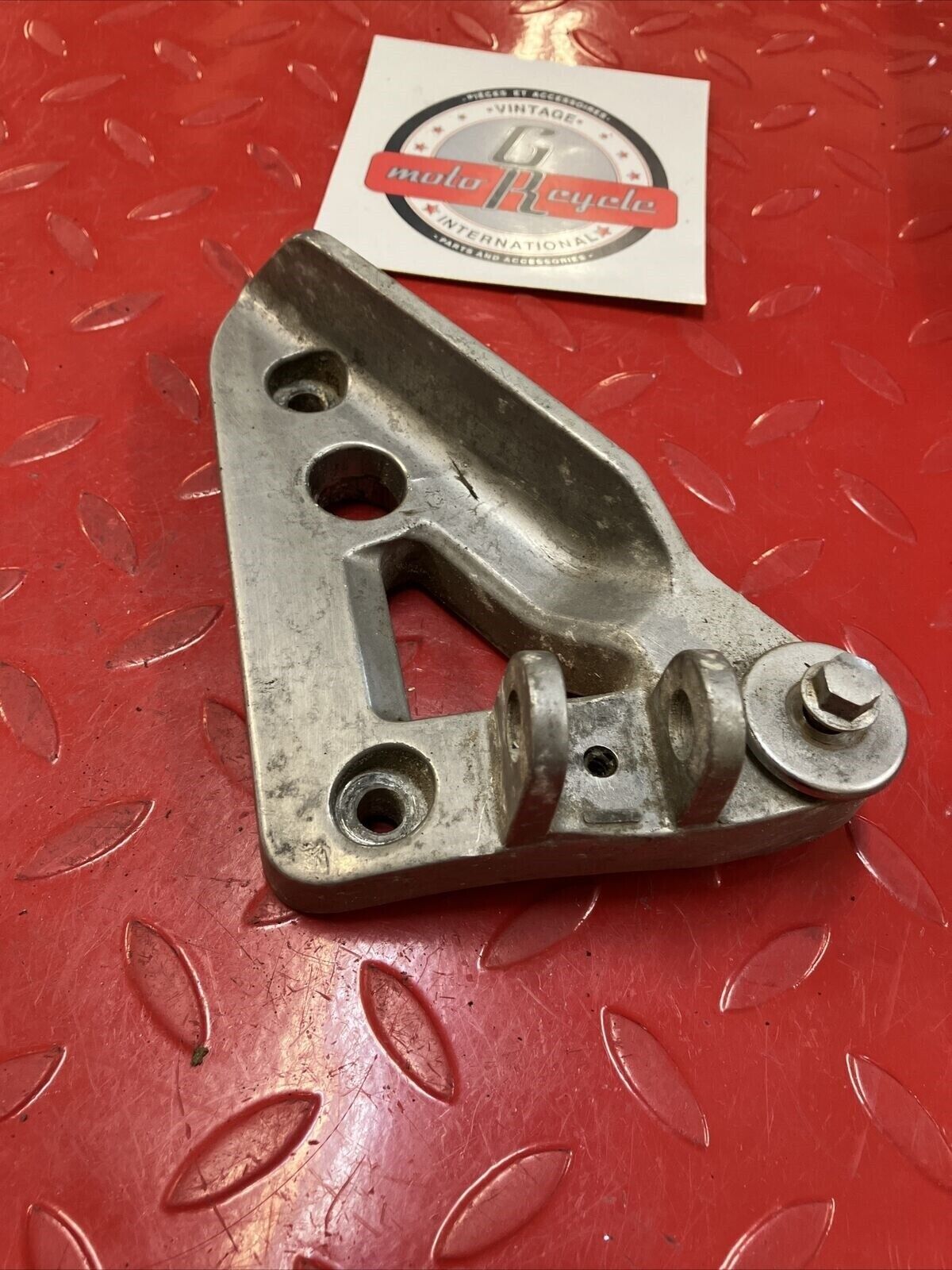 Kawasaki VN750 1986 Vulcan 750 right side footpeg foot peg muffler stay bracket