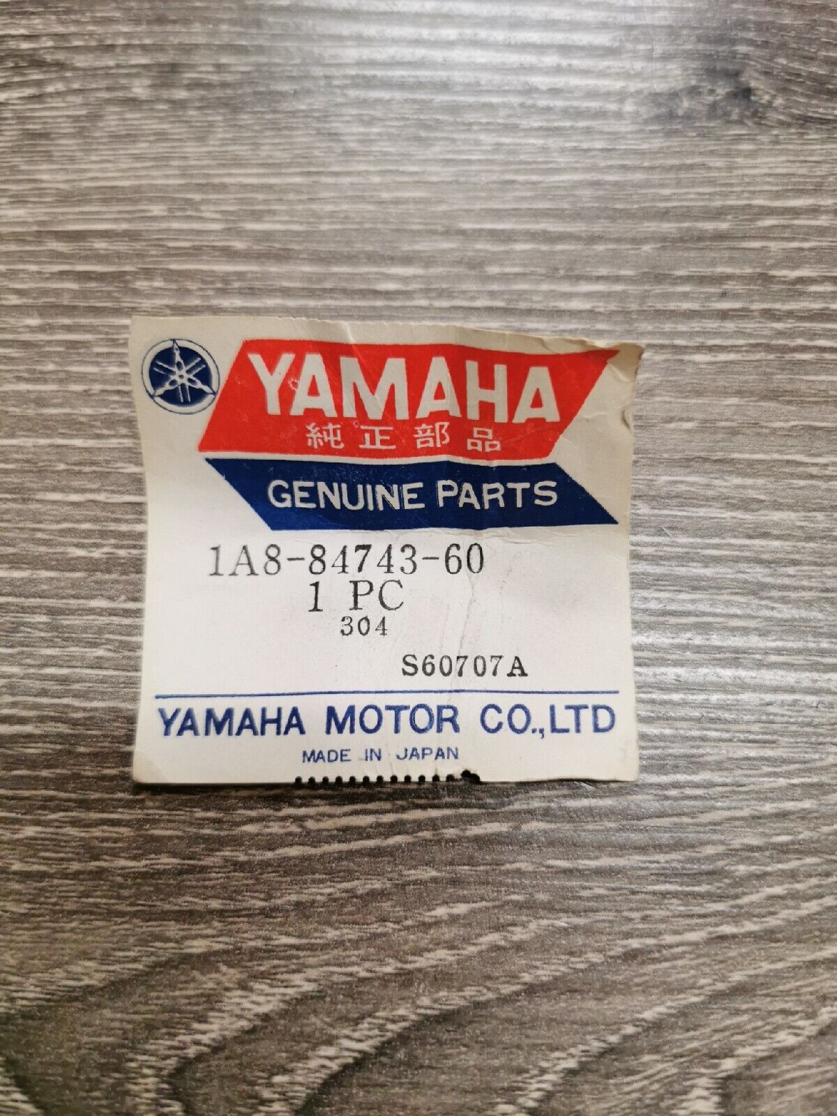 NOS YAMAHA XS360 XS500 1976 1977 COVER LICENSE LAMP 1A8-84743-60-00 Y55