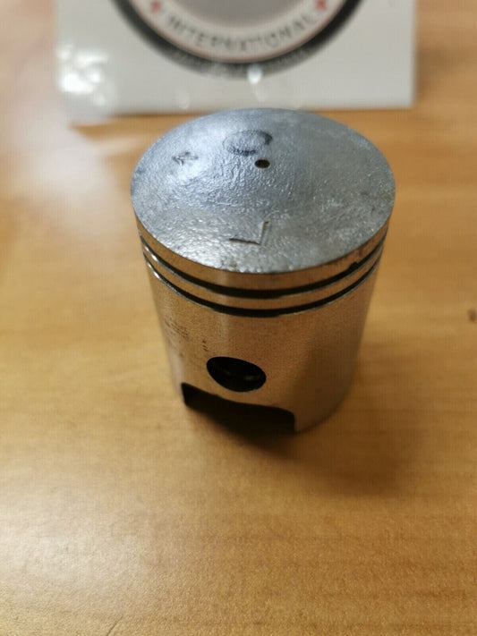 NOS YAMAHA PW50 PISTON STD 3L5-11631-00-y0 Superseded by 18U-11631-00-A0 Y45