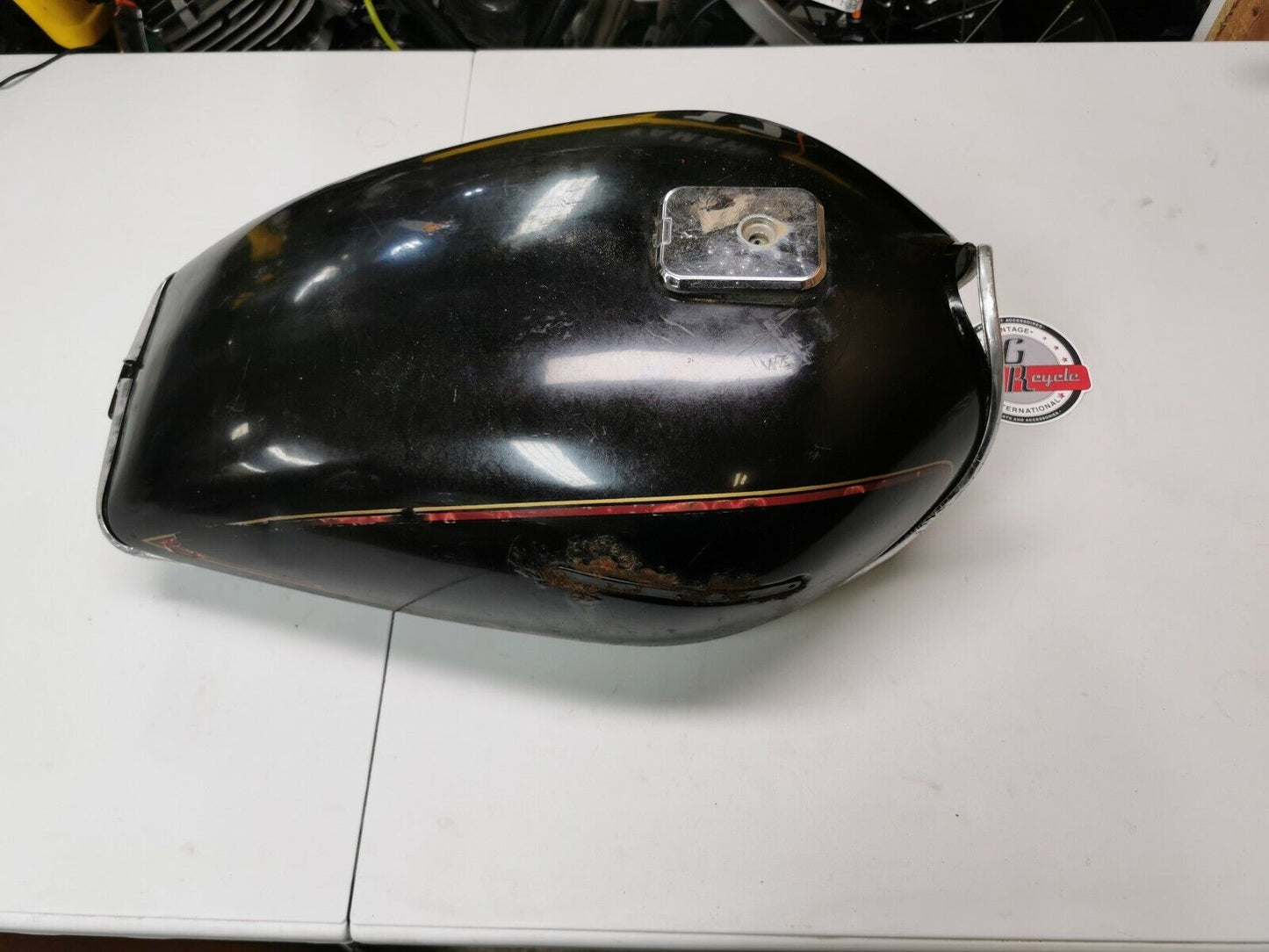 Kawasaki KZ550 LTD 1982 fuel tank gas petrol reservoir 2
