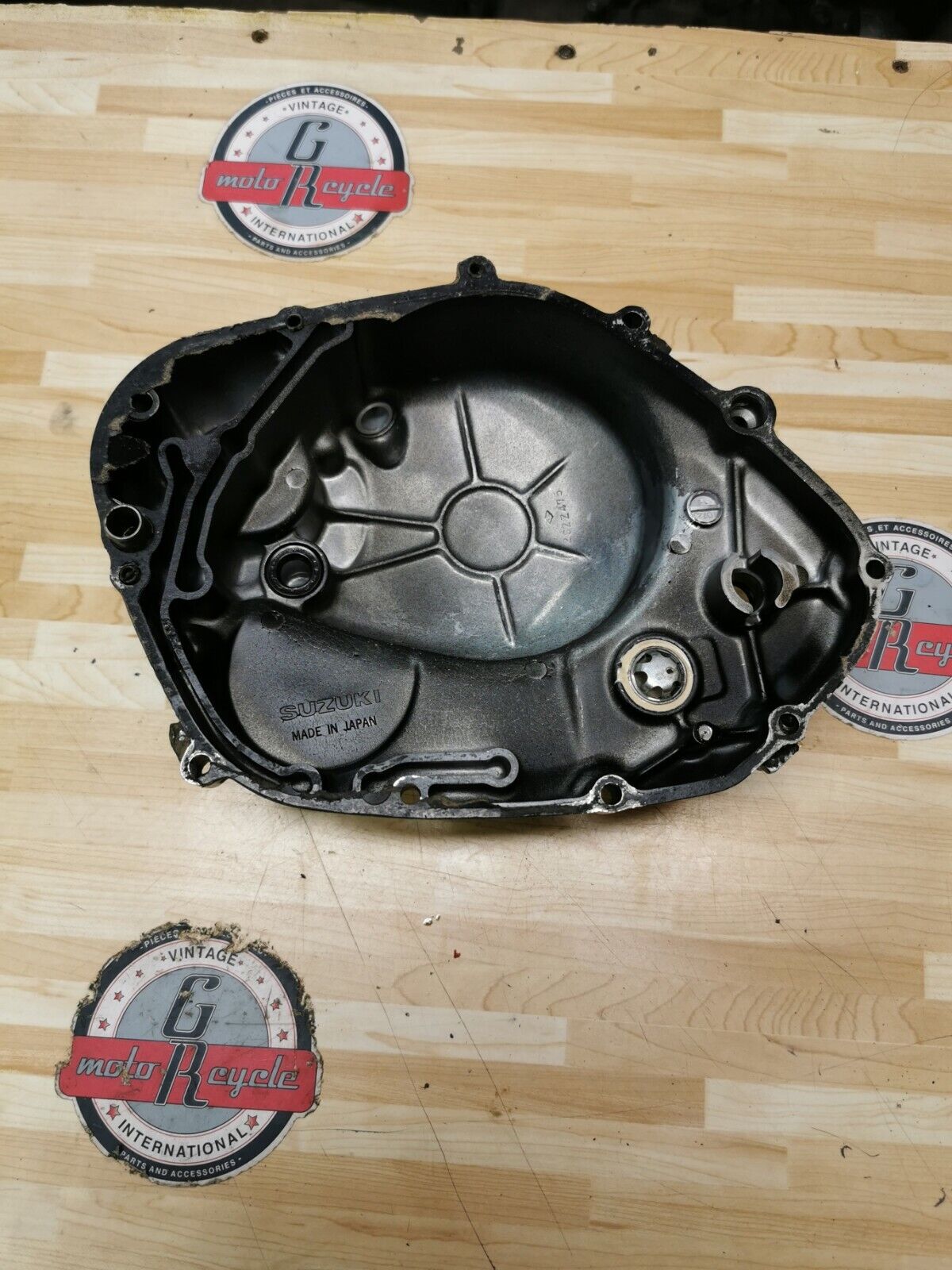 Suzuki DR100 1985 right crankcase clutch cover