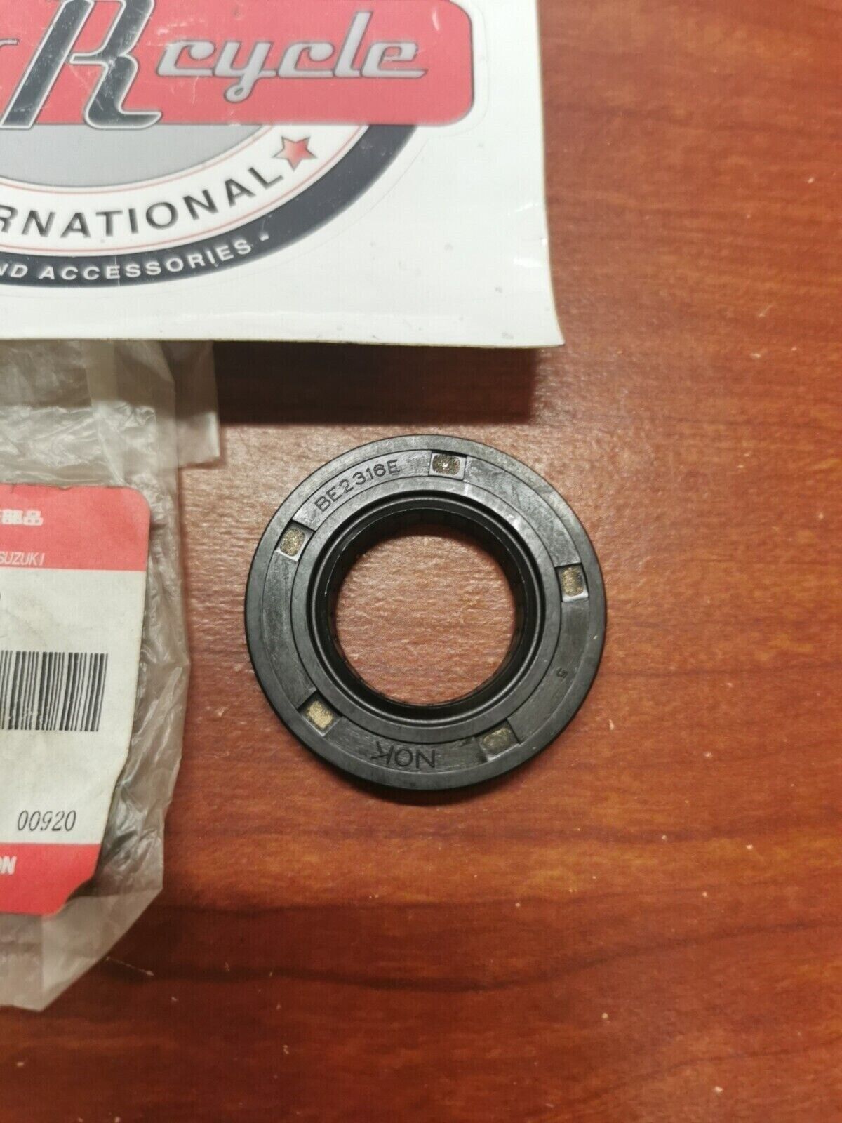 NOS Suzuki OIL SEAL 22X40X6 09283-22012 SUB. 09283-22028 S19