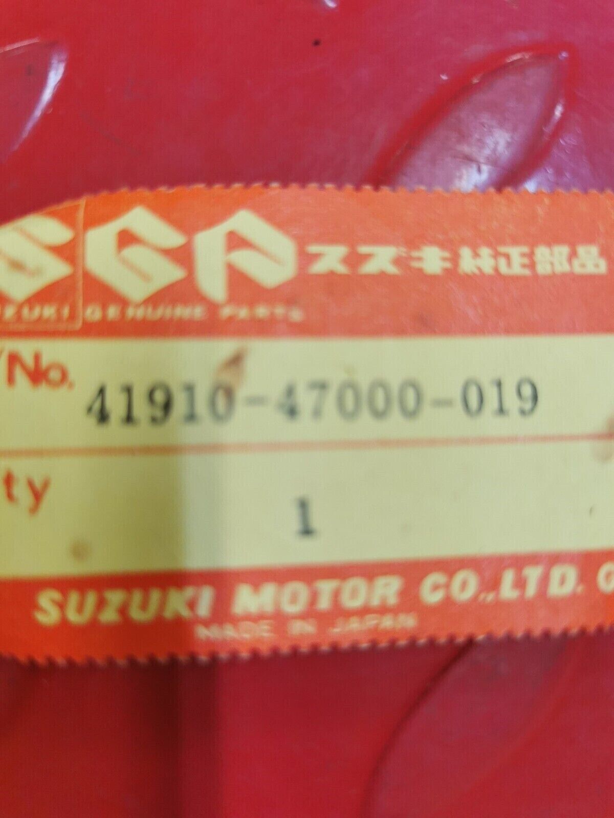 NOS SUZUKI GS500 1977 - 1983 PLATE, ENGINE MOUNTING 41910-47000-019 S2