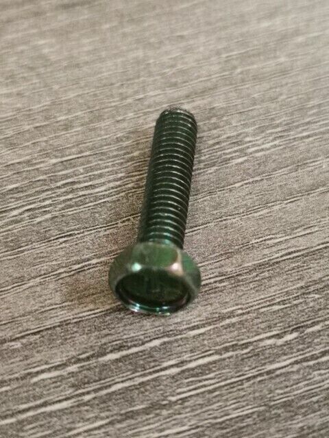 NOS SUZUKI AP50 AY50 DR125SE DR650SE GSX1100F GSX1300R BOLT 01500-06253 S46