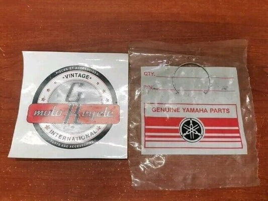 NOS Yamaha 1973 1974 TX750 CLIP 341-14624-00-00 SUB 90468-10016-00 Y154