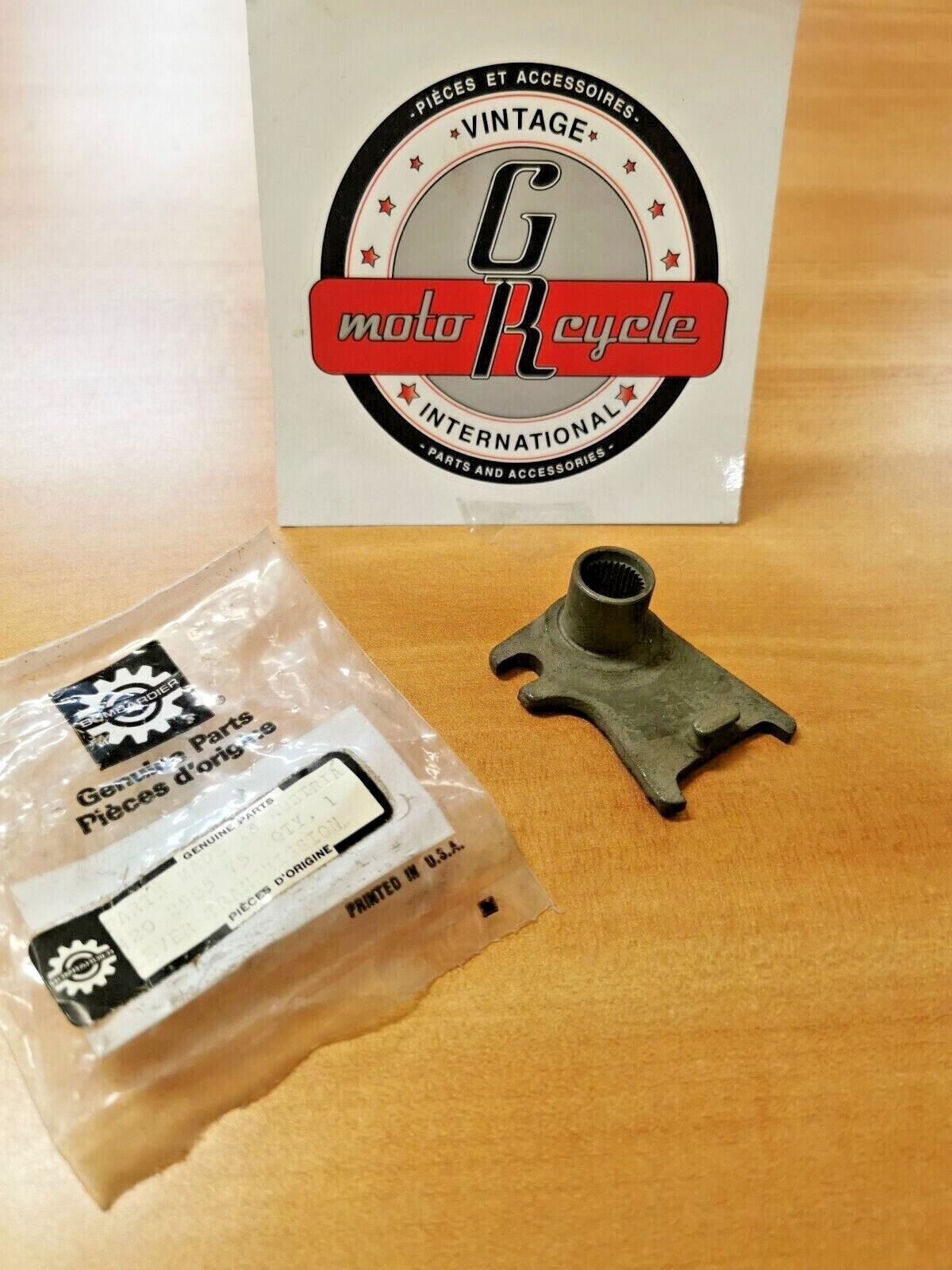 NOS CAN-AM TNT MX TRANSMISSION LEVER SHIFT SHAFT ACTUATOR ARM 420-258-575 CA5