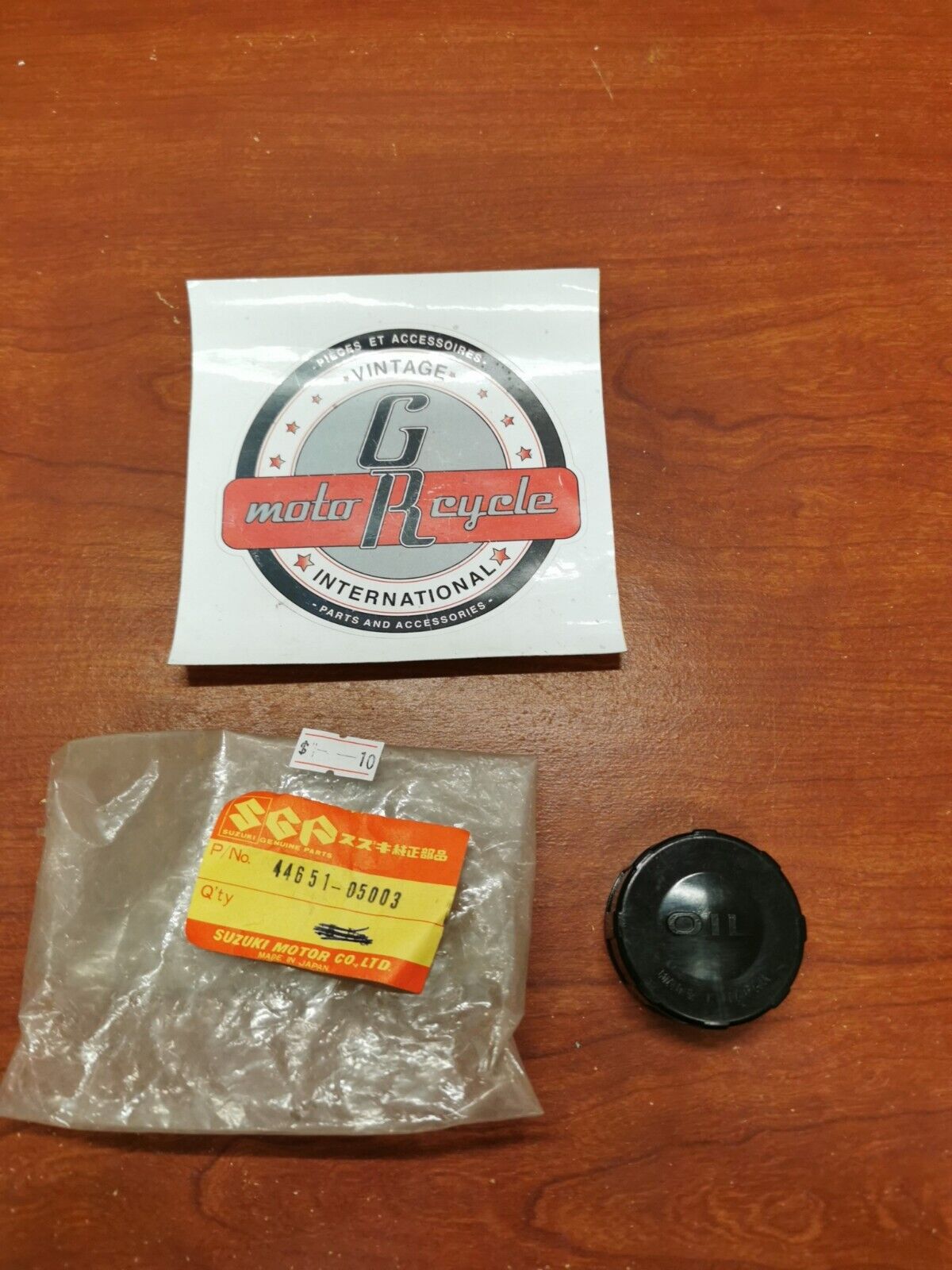NEW NOS Suzuki GT380 TM75 TS100 F50 TS100 TC100 OIL TANK CAP 44651-05003-000 S18