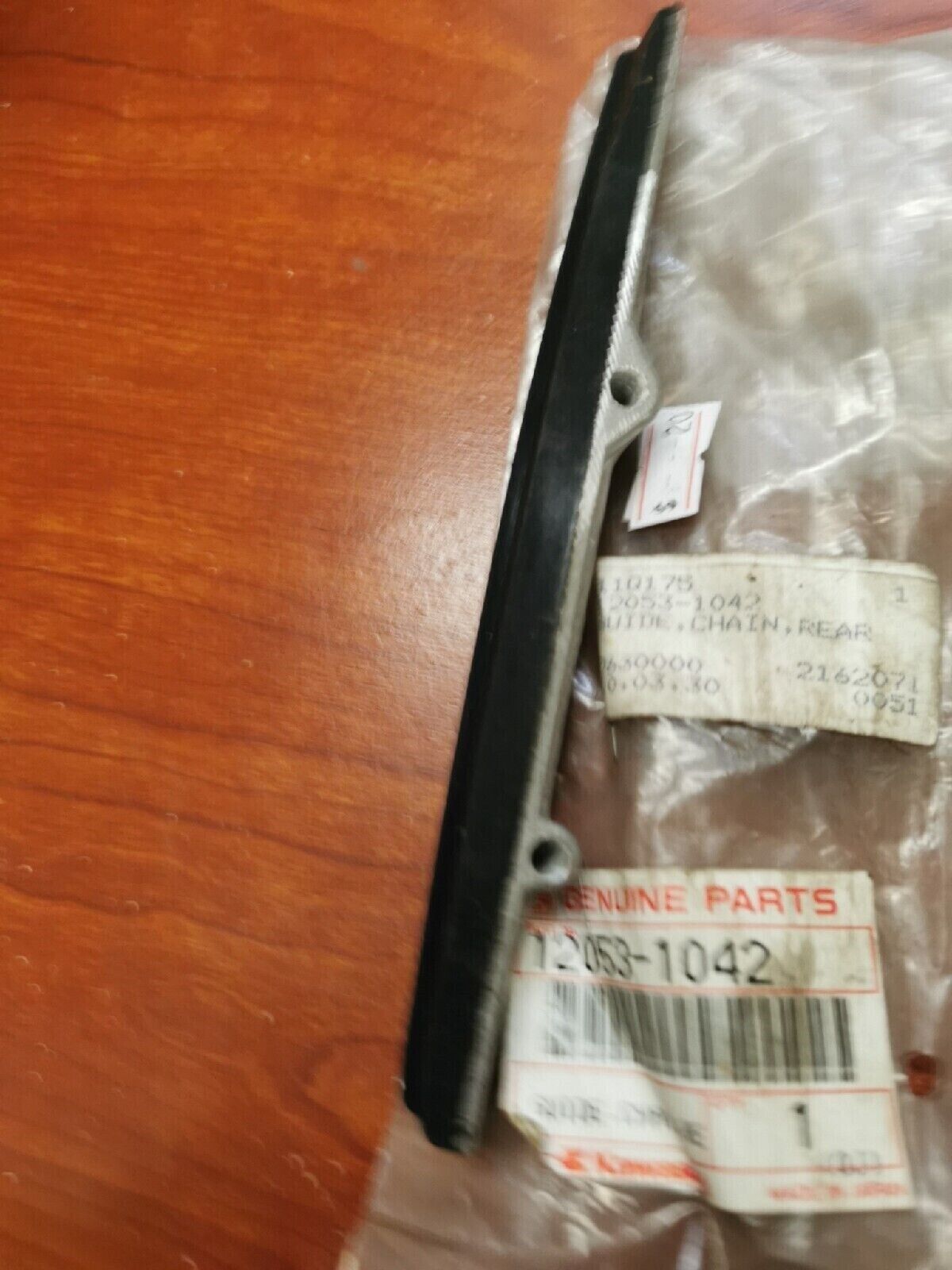 NOS Kawasaki KZ400 KZ440 GUIDE CHAIN REAR 12053-1042 K23