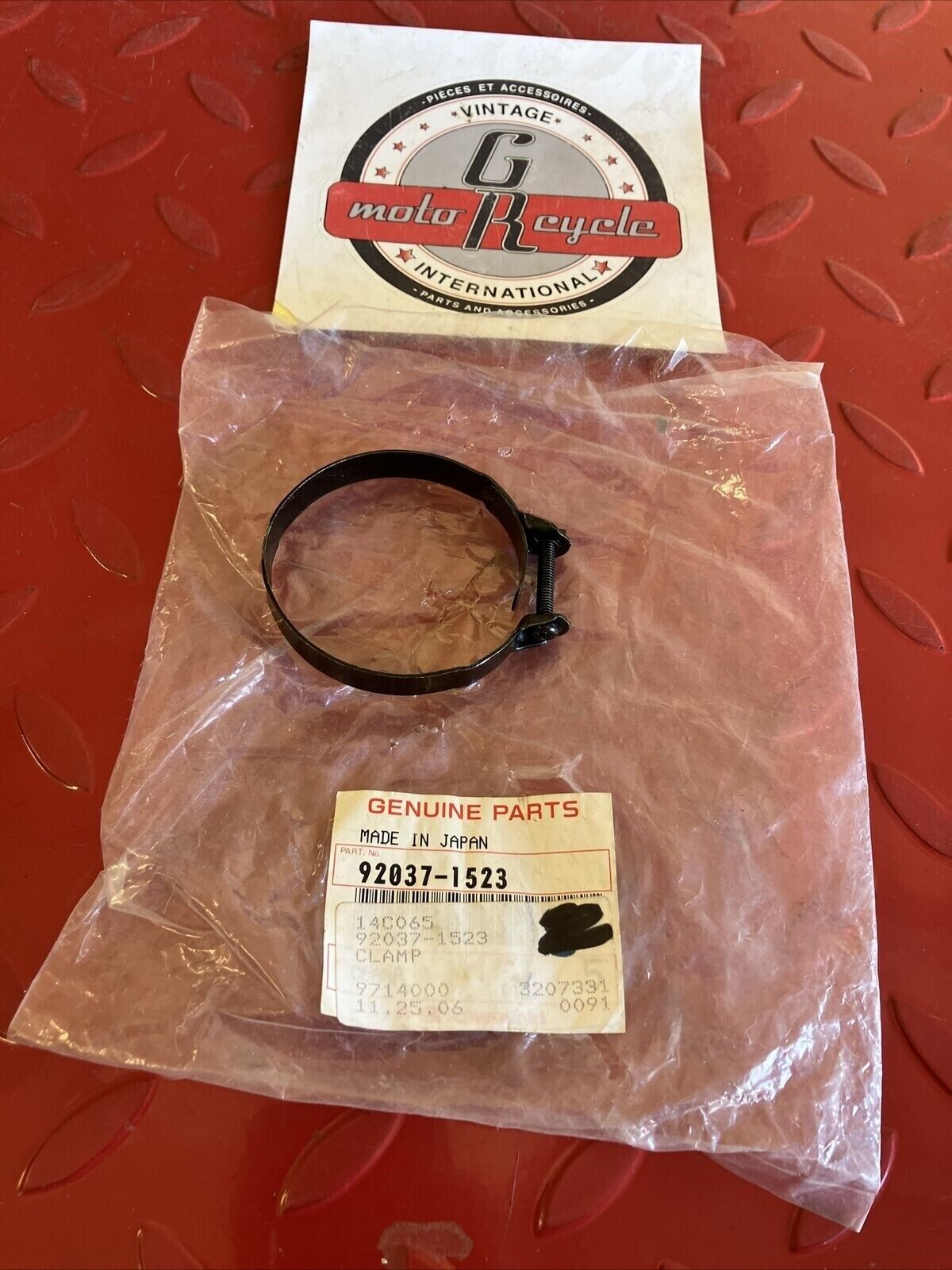 NOS Kawasaki KX125 KX250 KX250F TERYX BAYOU CLAMP BAND K15