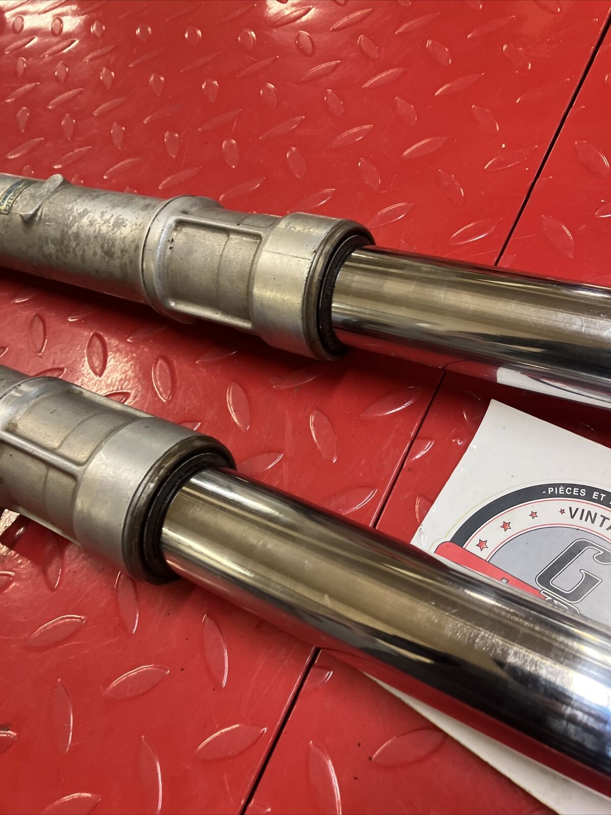 Honda CR250R 1985 front forks suspension damper right left 51400-KA4-831