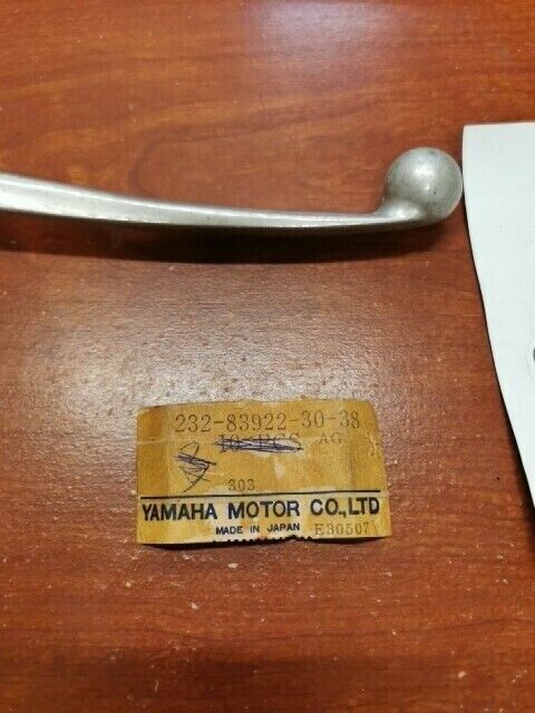 NOS Yamaha LEVER 232-83922-30-38 SUB 232-83922-31-38 2N3-83922-00-00 Y115