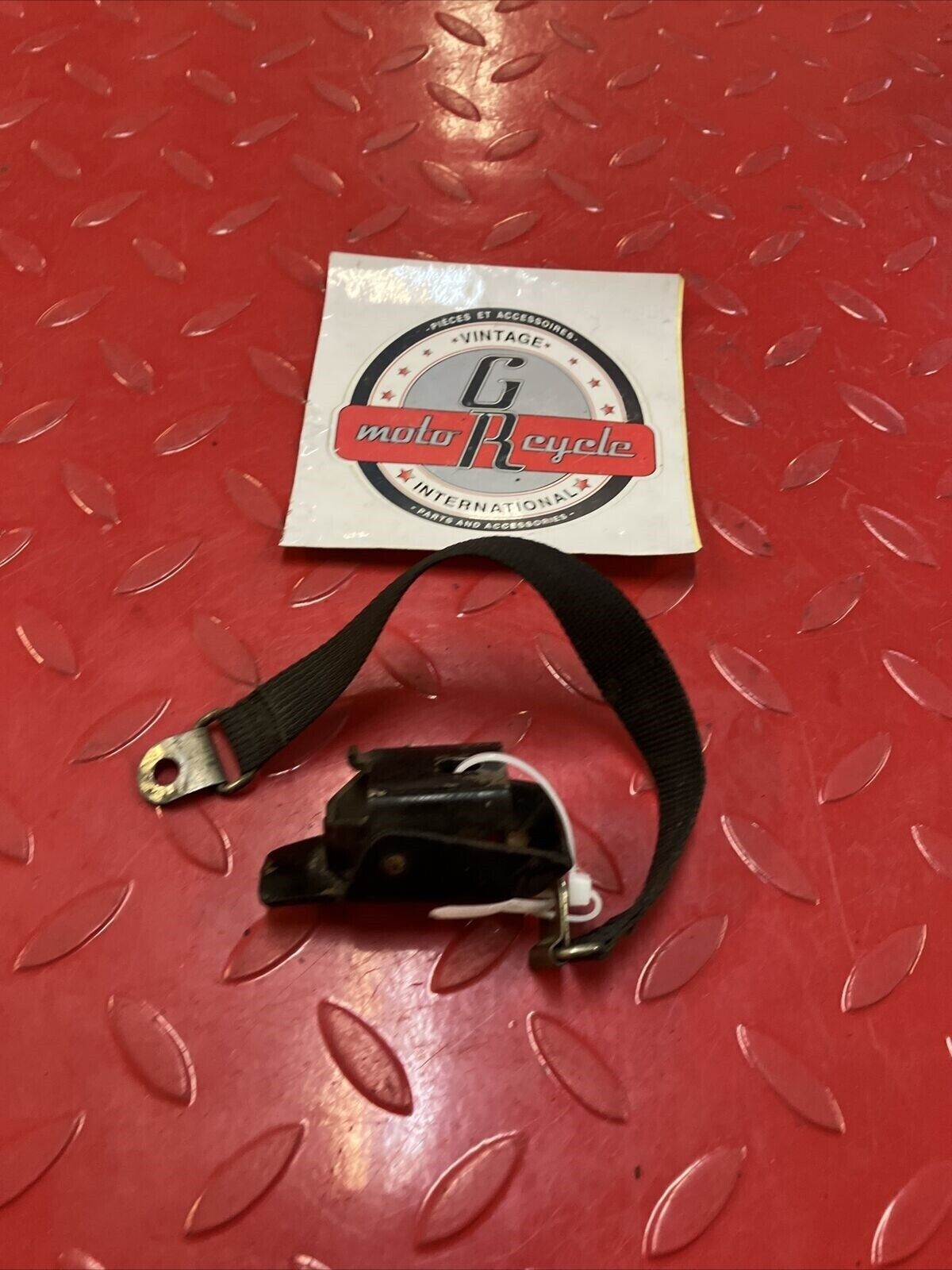 Kawasaki G5 1972 seat hook strap band