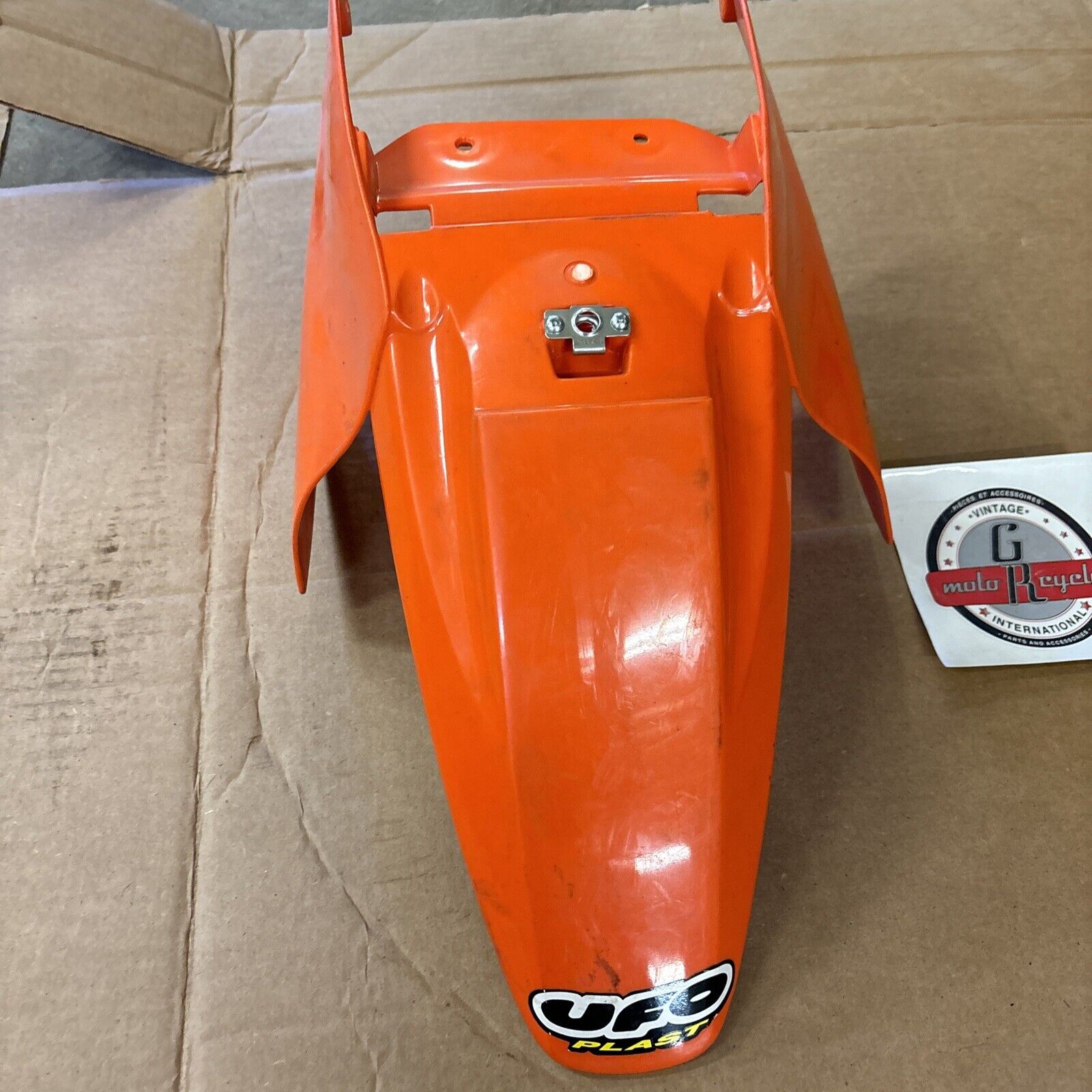 NOS UF0 PLAST KTM REAR FENDER ORANGE WITH SIDE PANELS KT03073-127