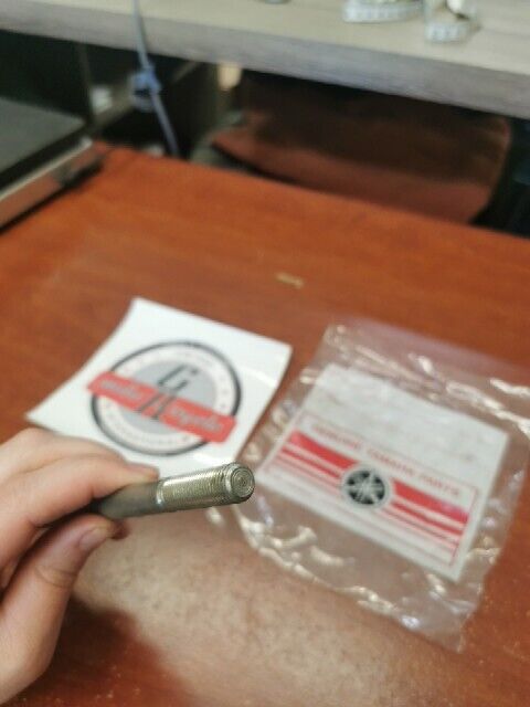 NOS Yamaha 1974 RD250 RD350 FLANGE BOLT 91101-10195-00 SUB 95821-10200-00 Y162