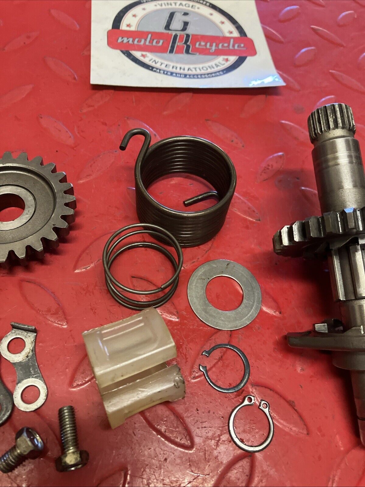 Suzuki RM125 1983 kickstarter kick starter spindle gear shaft Spring 2