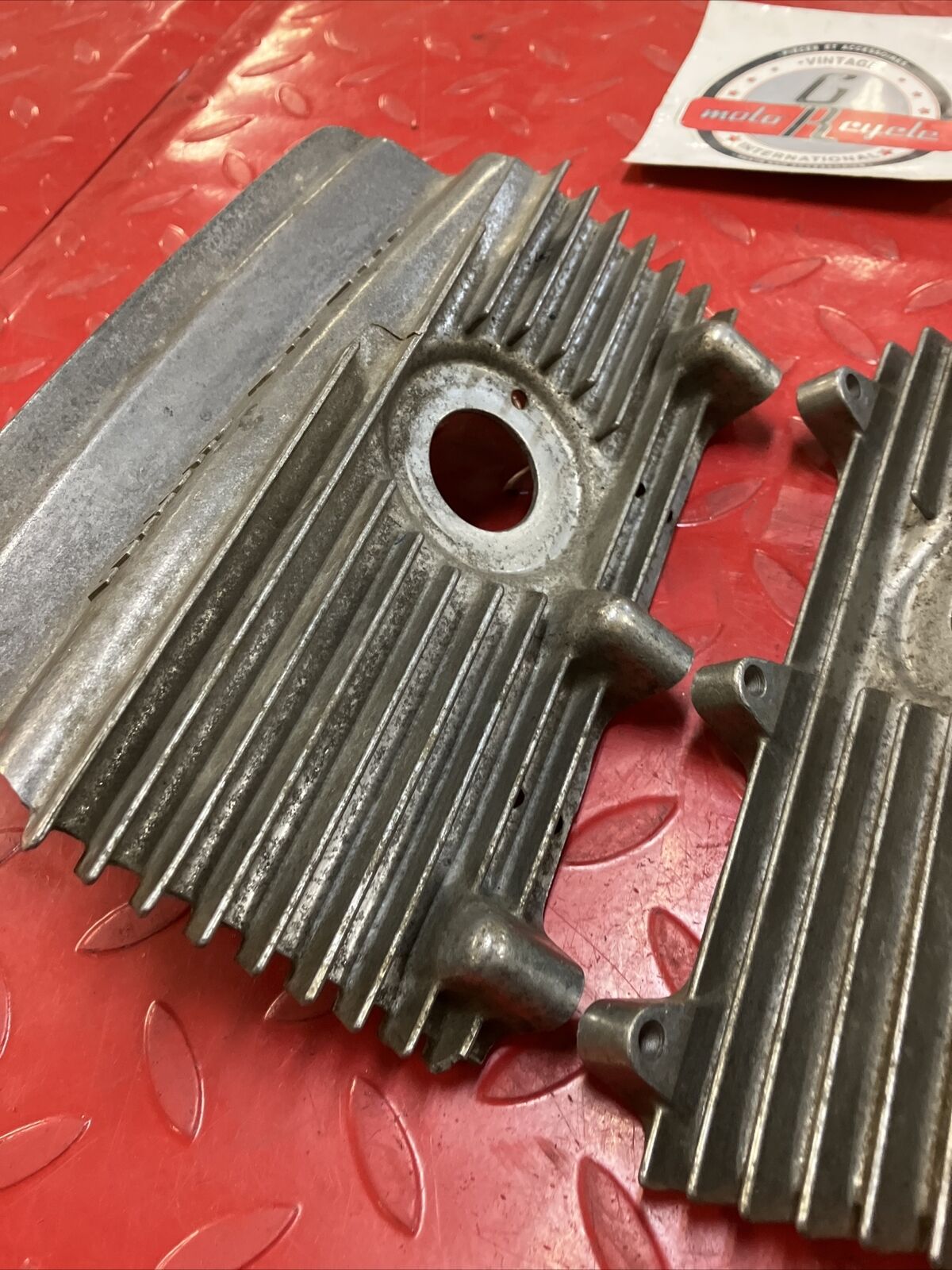 Suzuki GT250 left right cylinder head cover ram air U2