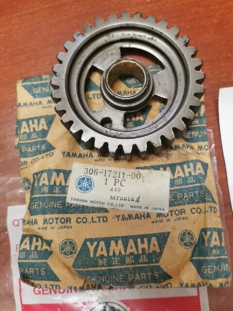 NOS Yamaha TX650 TX750 XS2 XS650 1ST WHEEL GEAR 306-17211-00-00 Y153