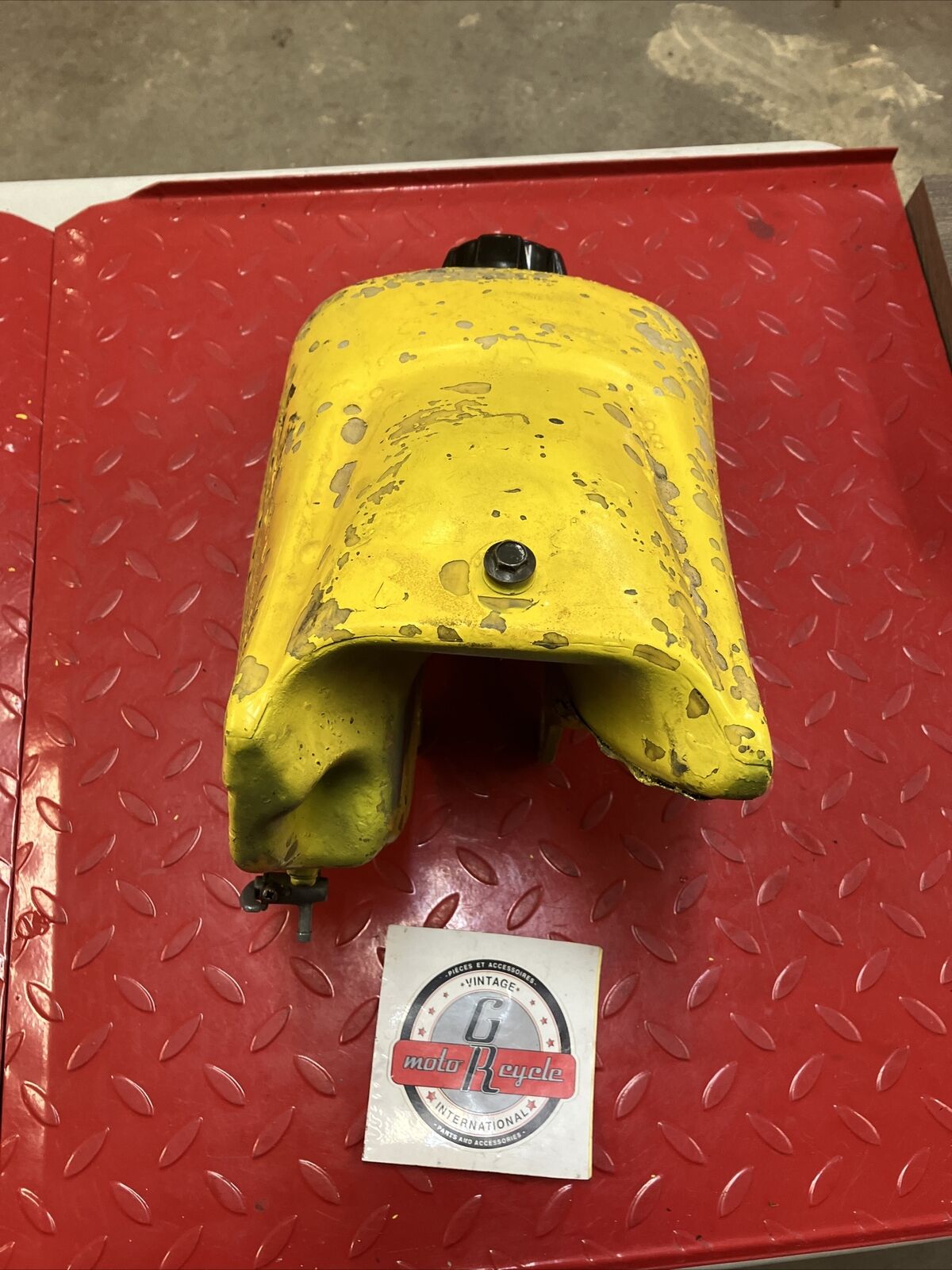 Suzuki RM125 1985 fuel tank gas petrol reservoir 1984 1986