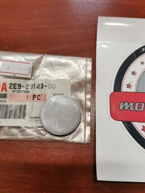NOS Yamaha CE50 CY50 PW50 QT50 SH50 YV50 SPRING LOWER SEAT 2E9-23143-00-00 Y103