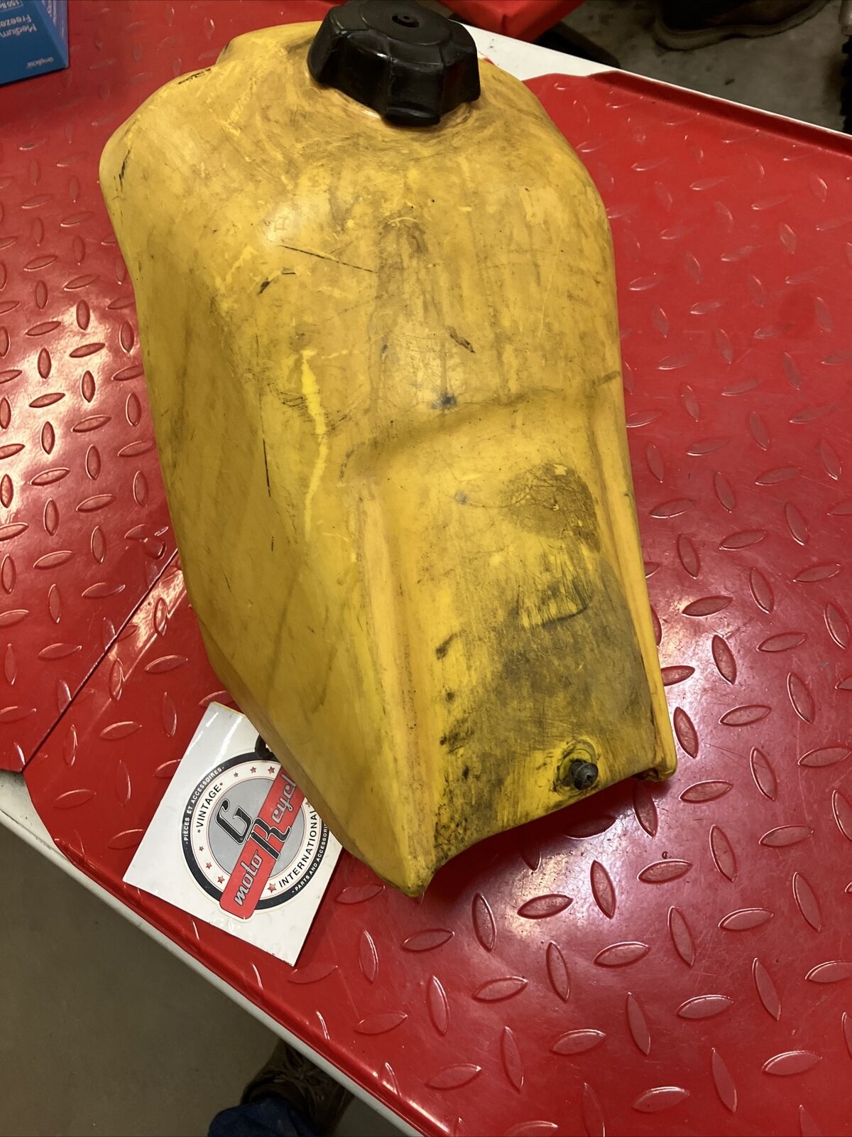 Suzuki RM125 1985 fuel tank gas petrol reservoir 1984 1986 2