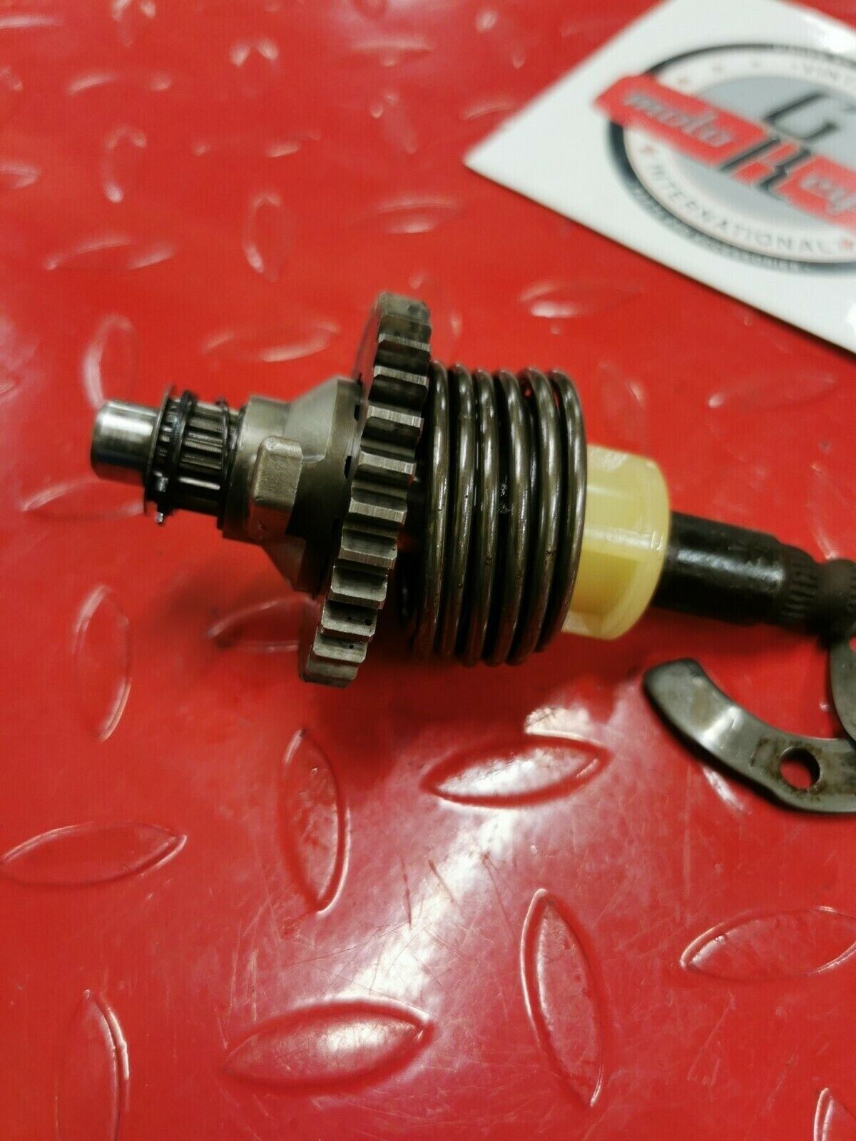 Kawasaki KX80 1979 kickstarter kick starter shaft spindle gear