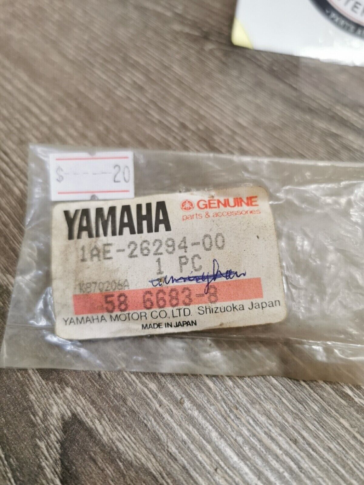 NOS YAMAHA FZ 700 1985 - 1988 mirror nut 1AE-26294-00 Y56