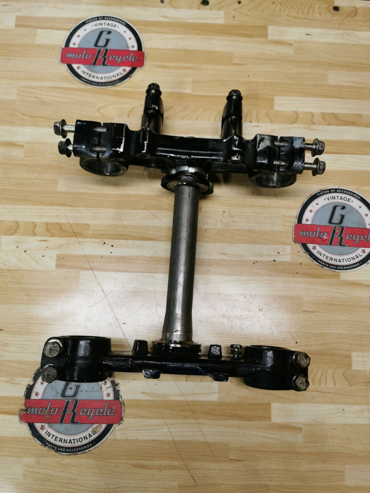 Yamaha IT125 1980 steering stem triple tree clamp top under 3R9-23340-00-33