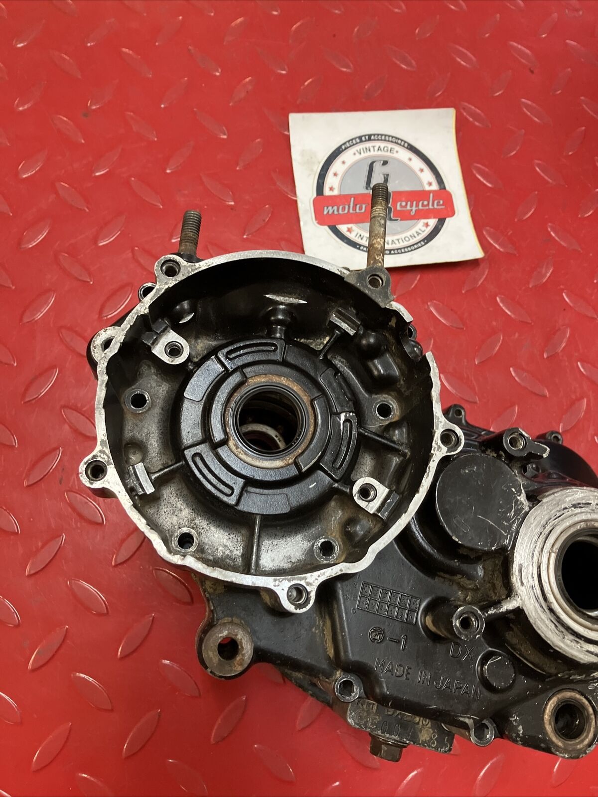 Kawasaki KDX200 1987 crankcase crank case left right 1986