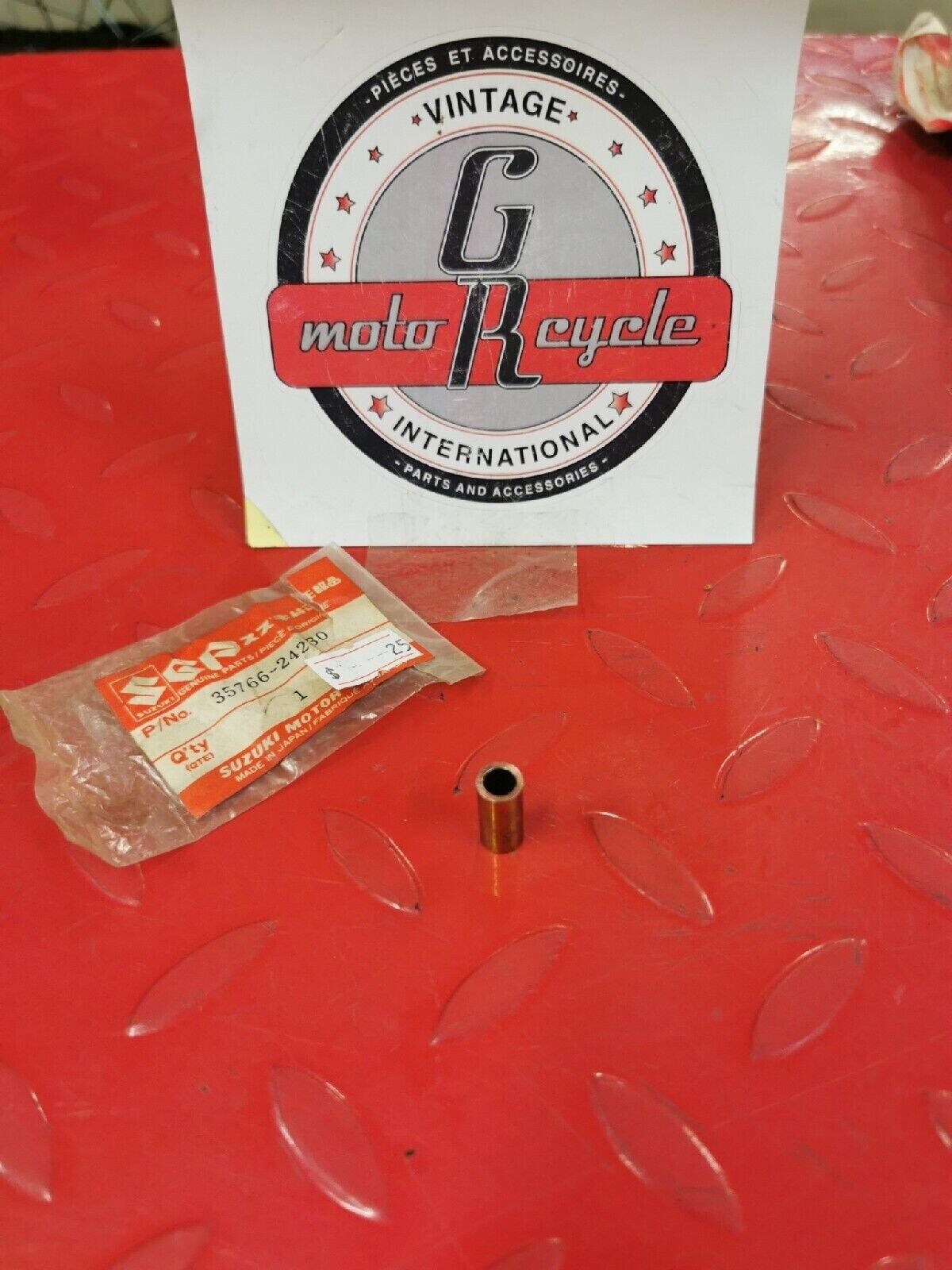 NOS SUZUKI ALT125 LT185 1983 - 1987 SPECIAL SPACER 35766-24230 S12
