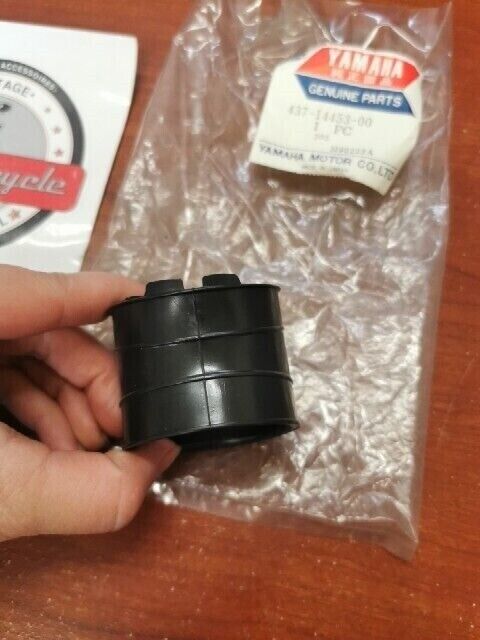NEW NOS Yamaha DT100 DT175 DT1C AIR CLEANER JOINT 437-14453-00-00 Y153