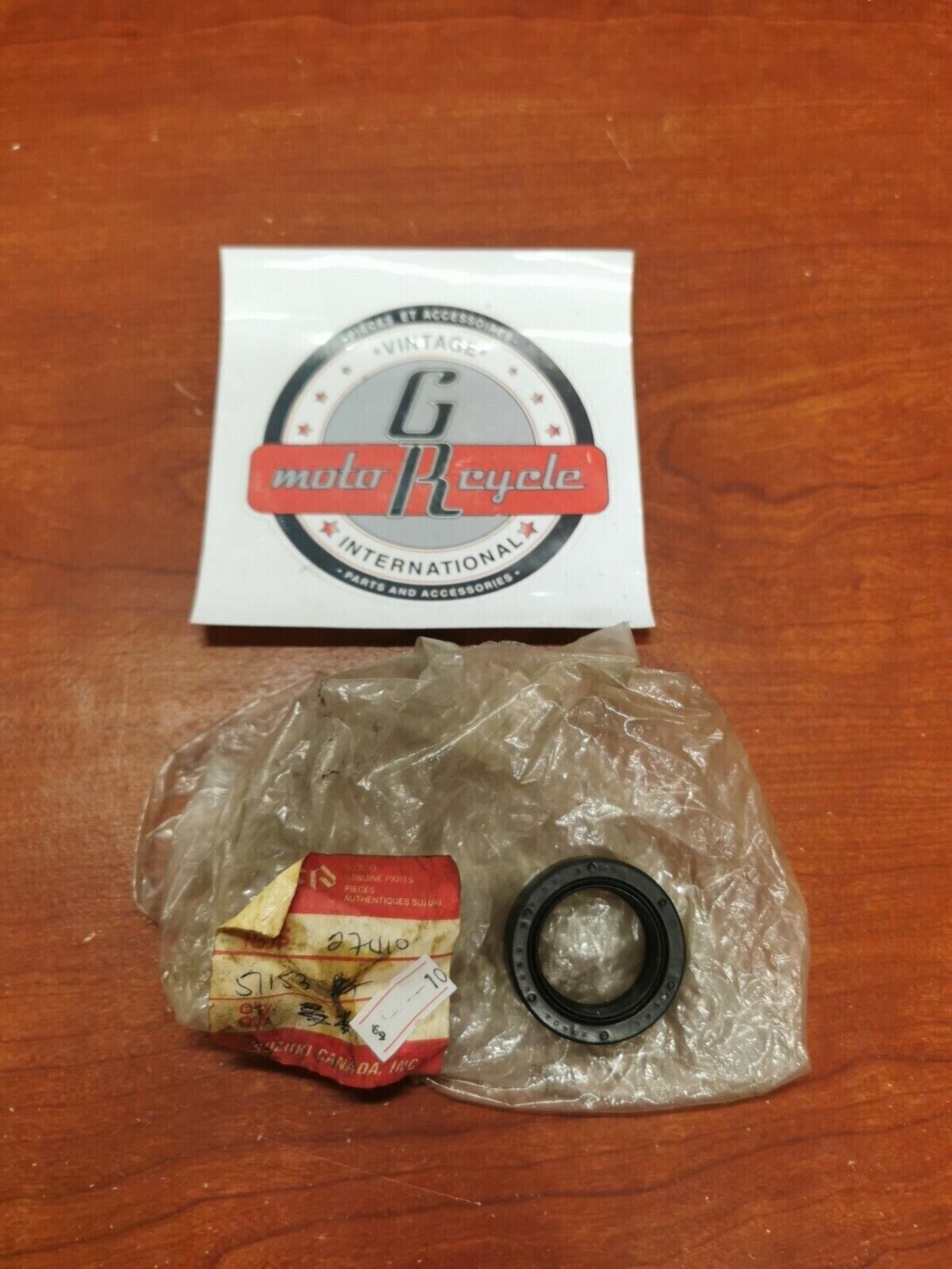 NOS Suzuki RV90 TS50 TS75 FRONT FORK OIL SEAL 51153-27410 SUB. 51153-39140 S17