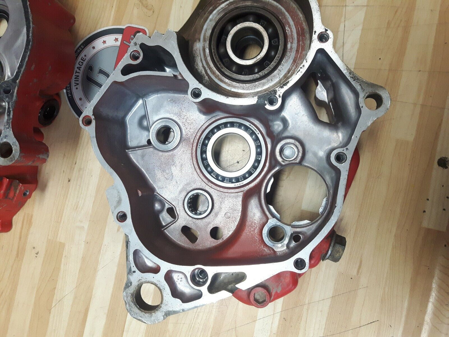 Honda CR125R 1981 crankcase crank case motor left right matching 111A0-KA3-000 2