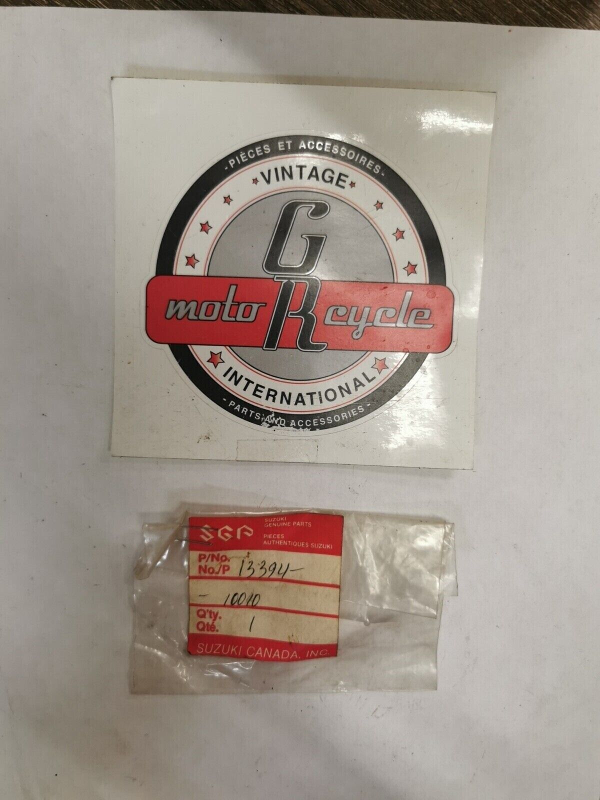 NEW NOS SUZUKI GS550 RM250 50M TC125 NEEDLE CLIP 13394-10010 S27