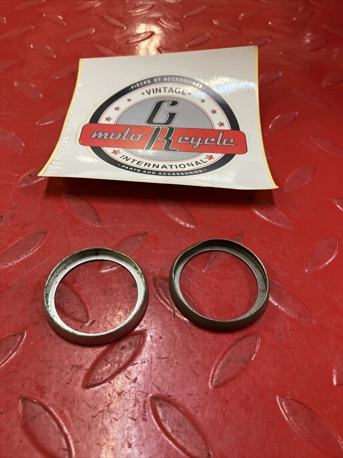 Yamaha RD400 1977 front fork cover upper guide 2