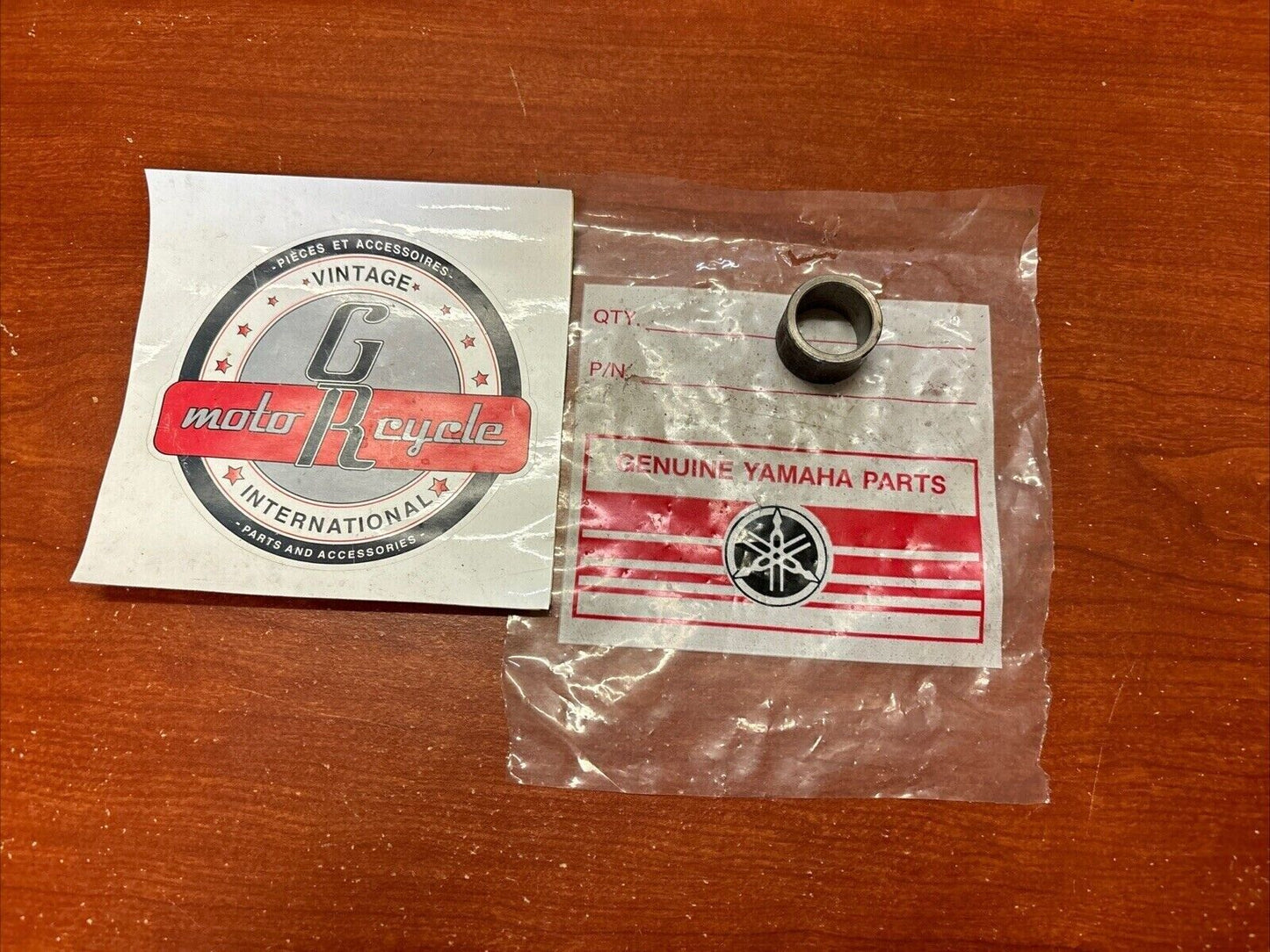 NOS Yamaha COLLAR 812-17685-00-00 SUB 90387-19149-00 Y178