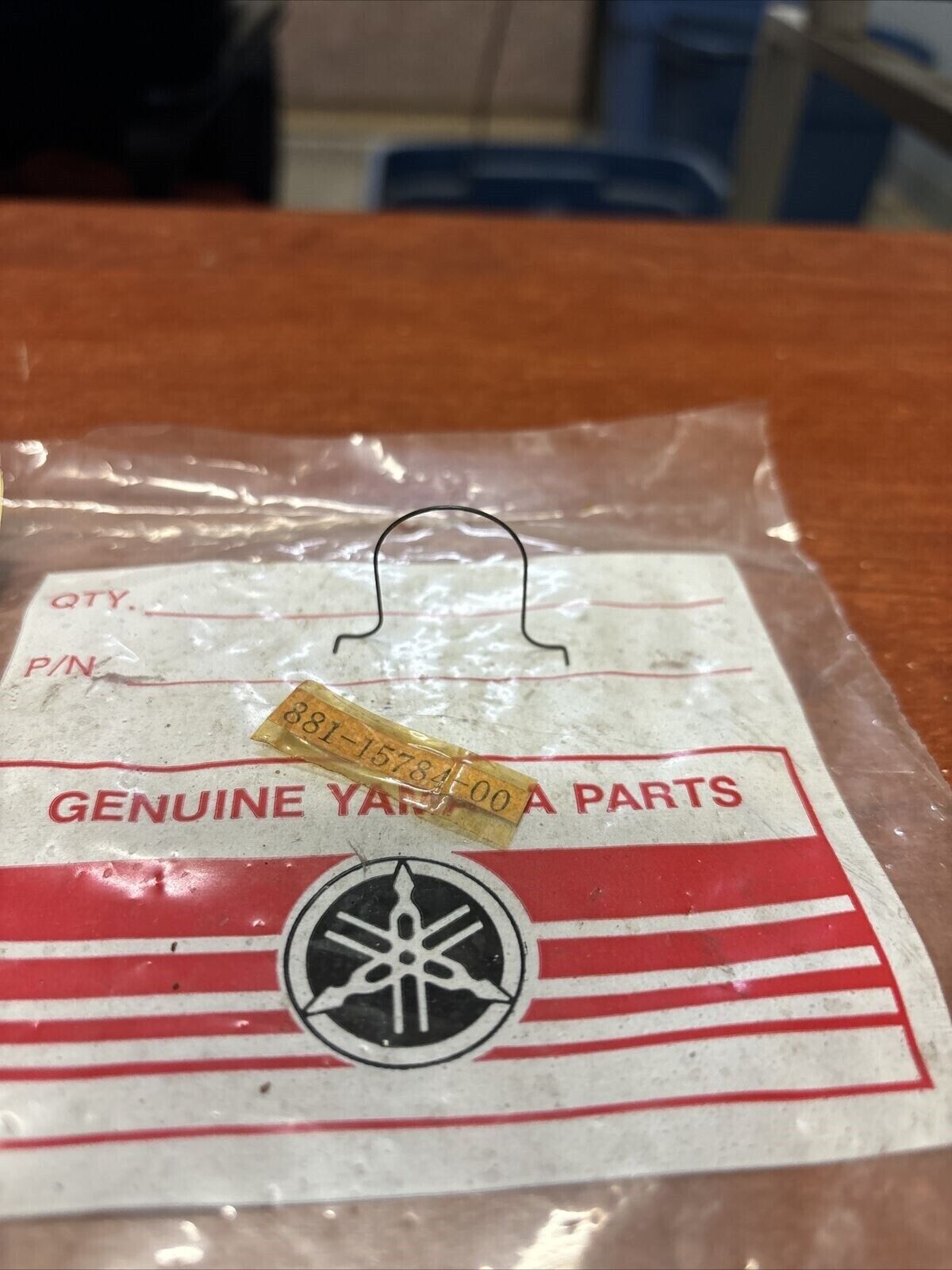 NOS Yamaha 1974 GP246F RETURN SPRING 881-15784-00-00 Y177
