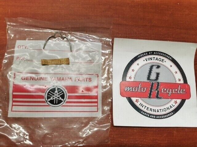 NEW NOS Yamaha FS1 FS50 TT500 TY250 TY50 REFLECTOR SPRING 195-84324-00-00 Y131