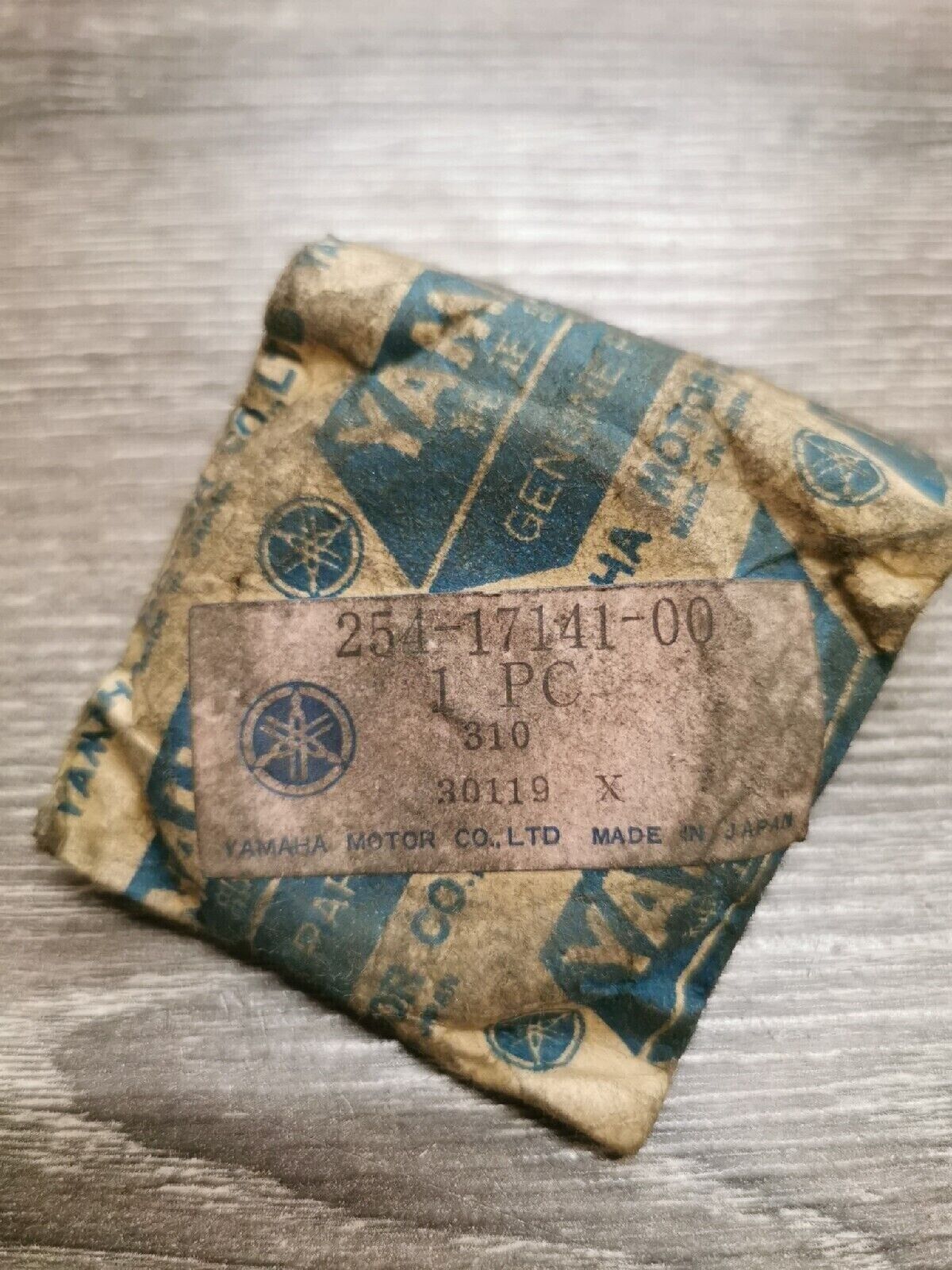 NOS YAMAHA GEAR 4TH PINION 254-17141-00-00 Y51