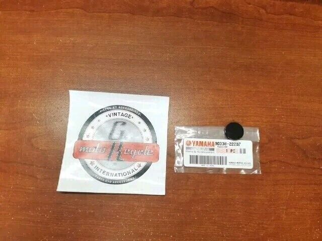 NEW NOS Yamaha PLUG 90338-22207-00 SUB 90338-22021-00 278-18149-00-00 Y120