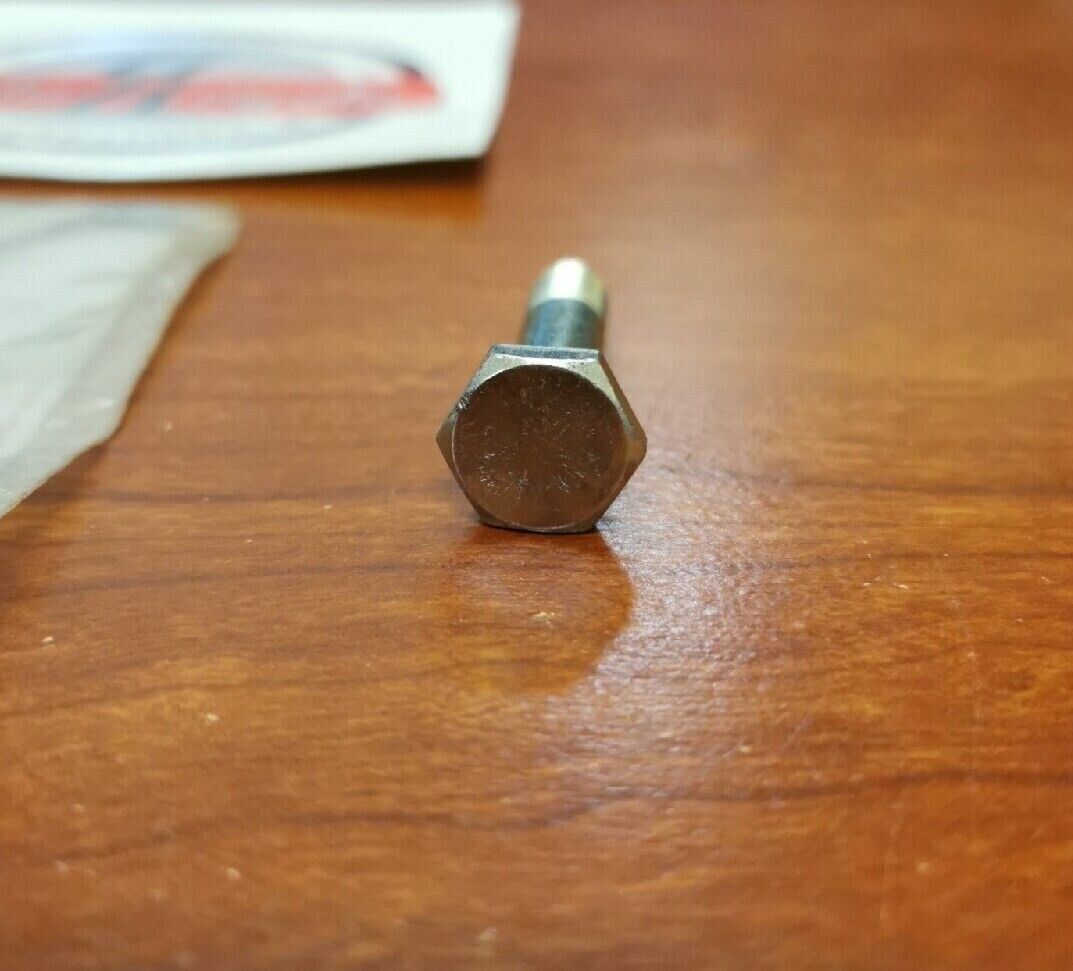 NOS Yamaha BOLT 90109-08057-00 SUB. 90101-08672-00 Y71