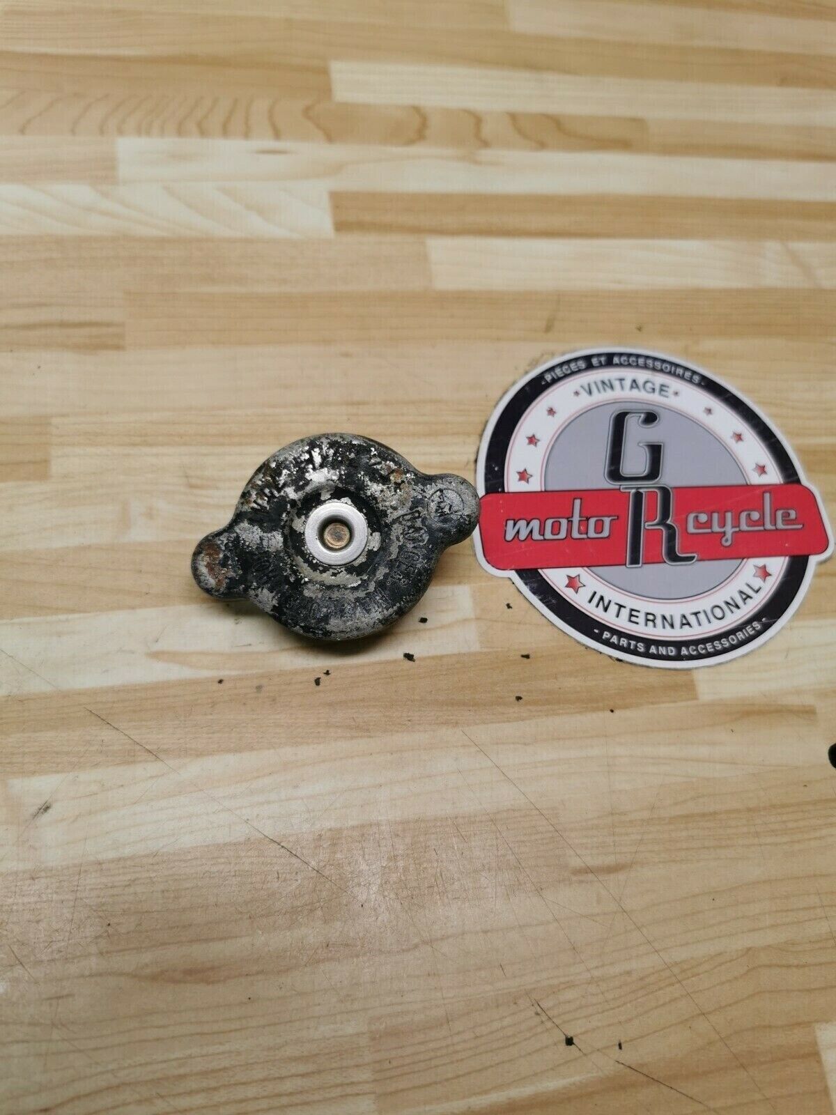 Honda CR125R 1984 radiator cap lid