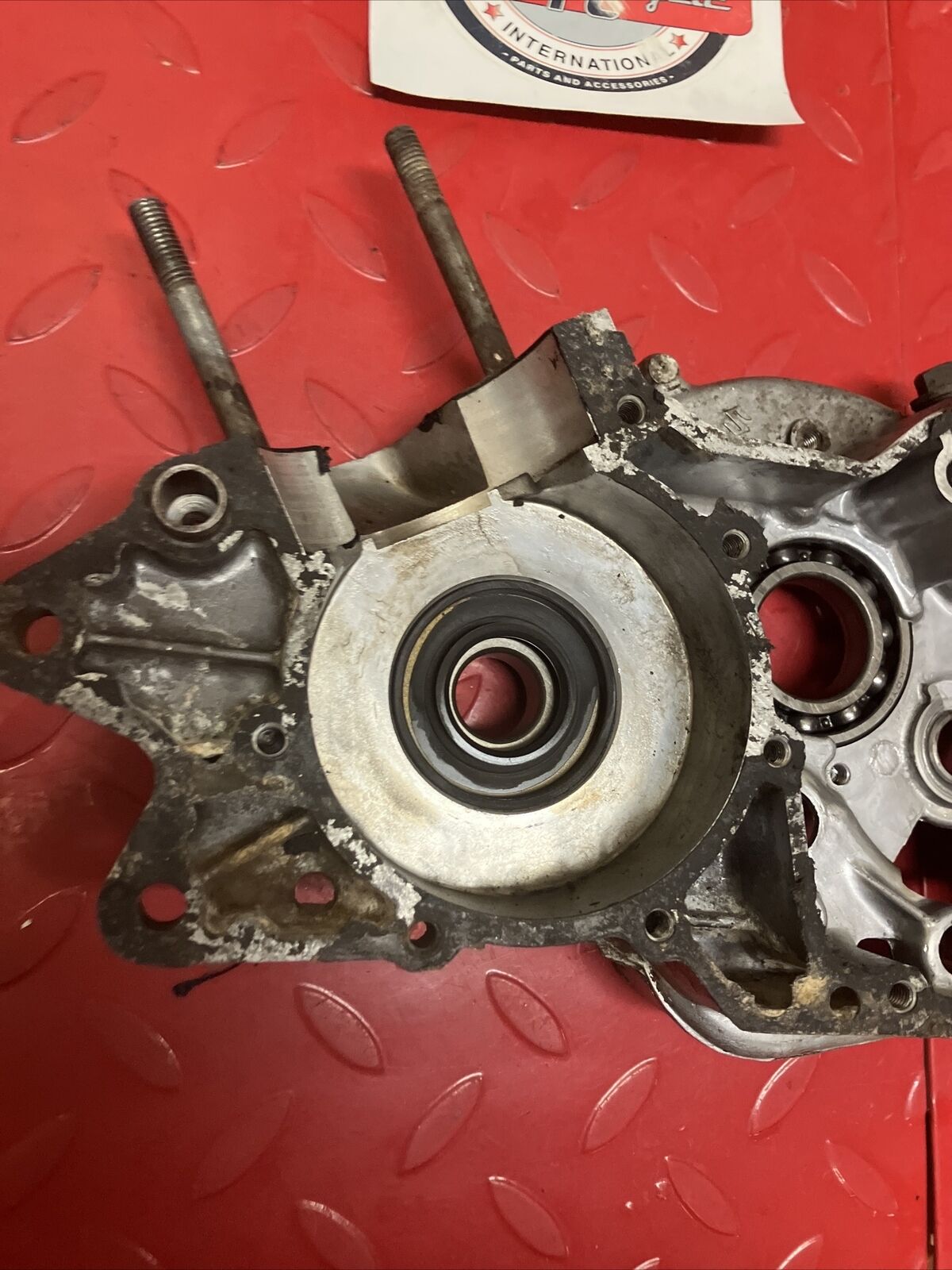 Suzuki RV125 1975 crankcase set left right crank case